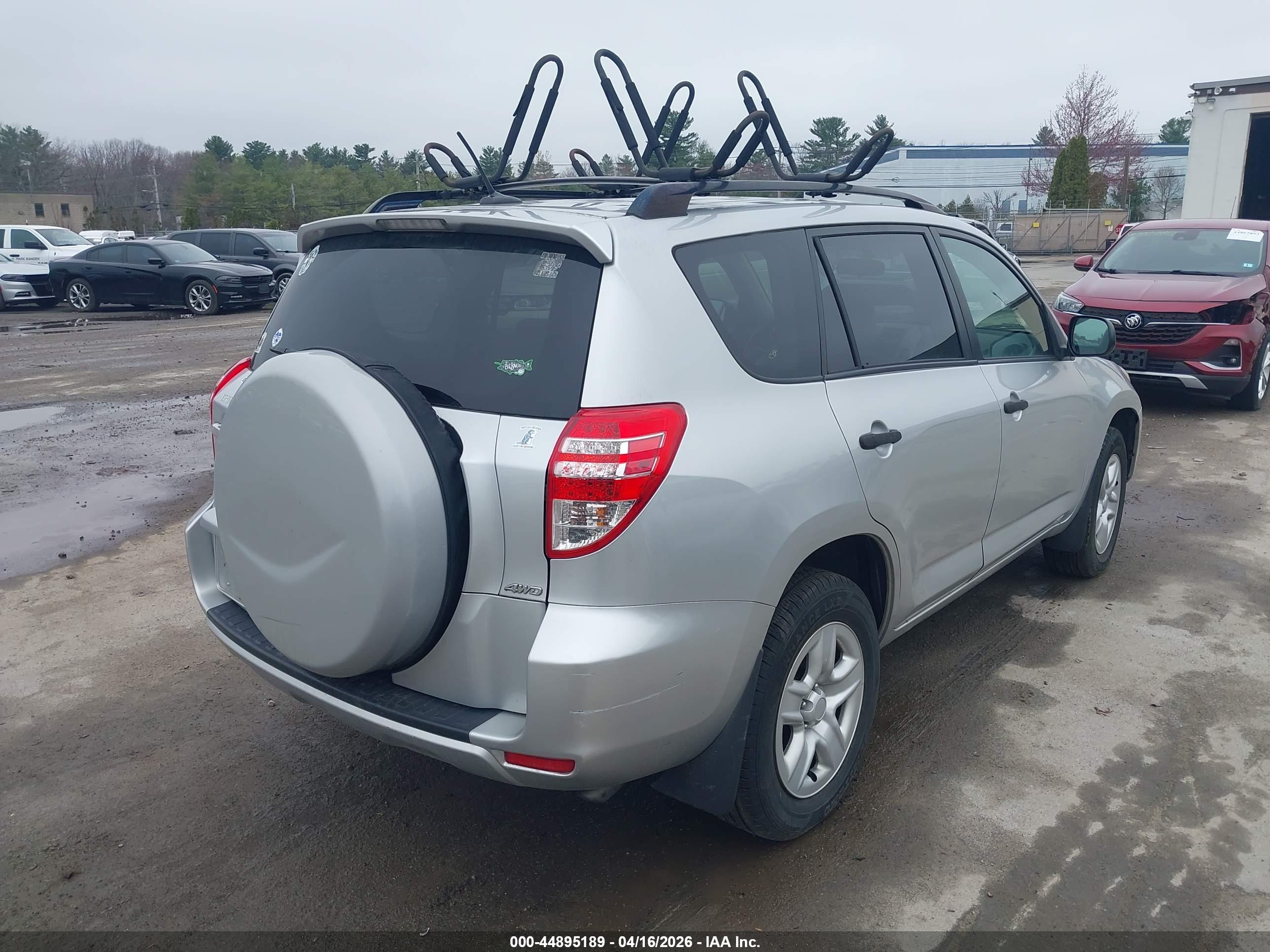 TOYOTA RAV4 image 4