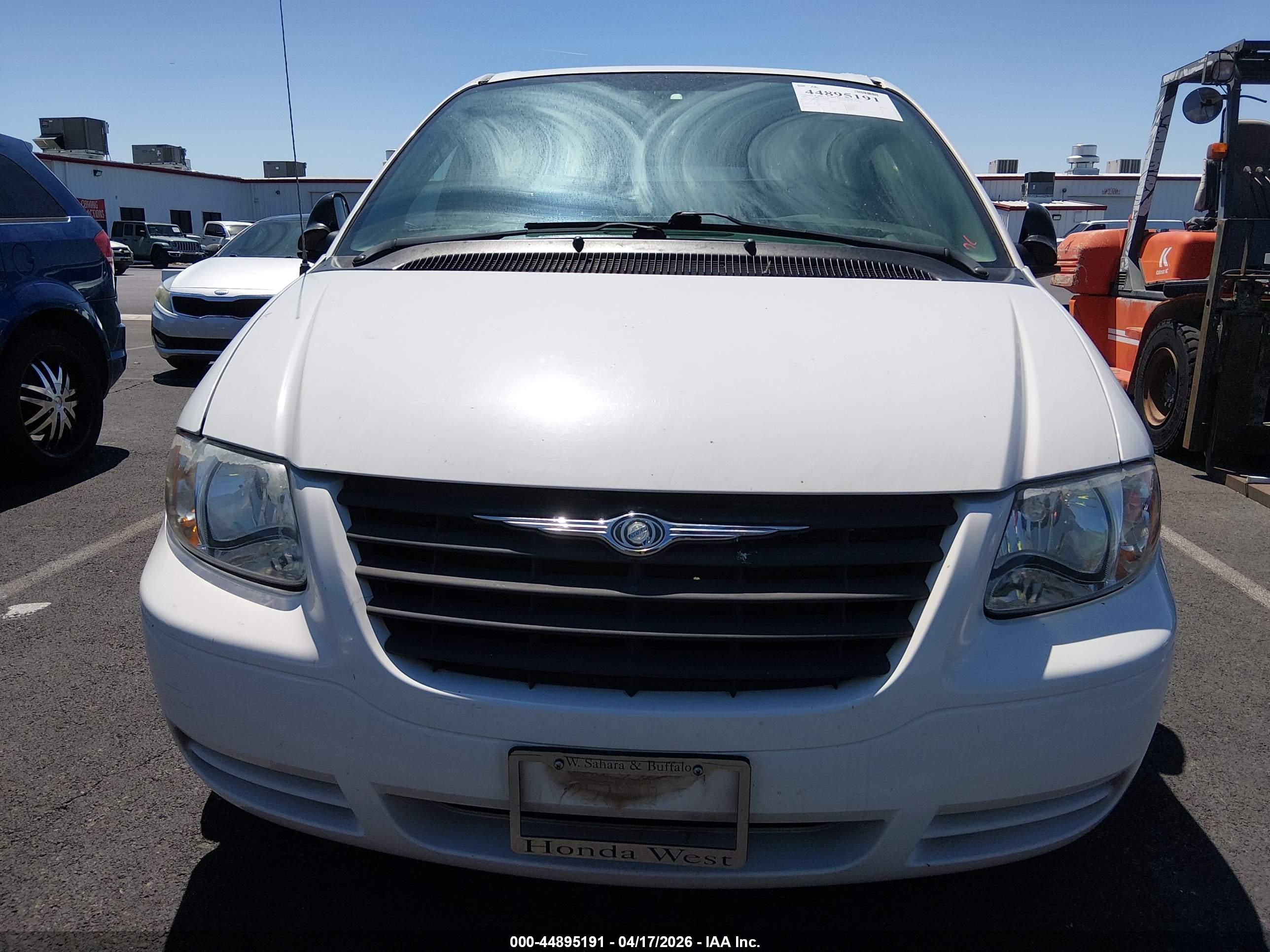 CHRYSLER TOWN image 6
