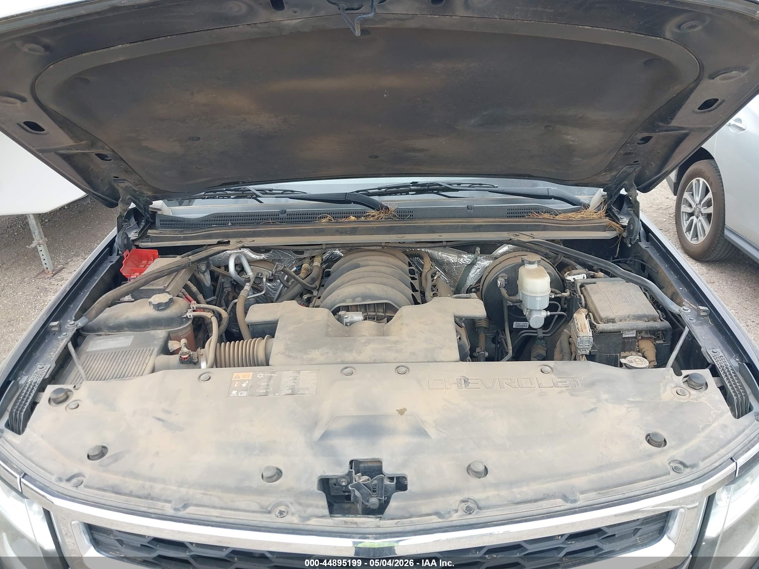 CHEVROLET SUBURBAN image 10
