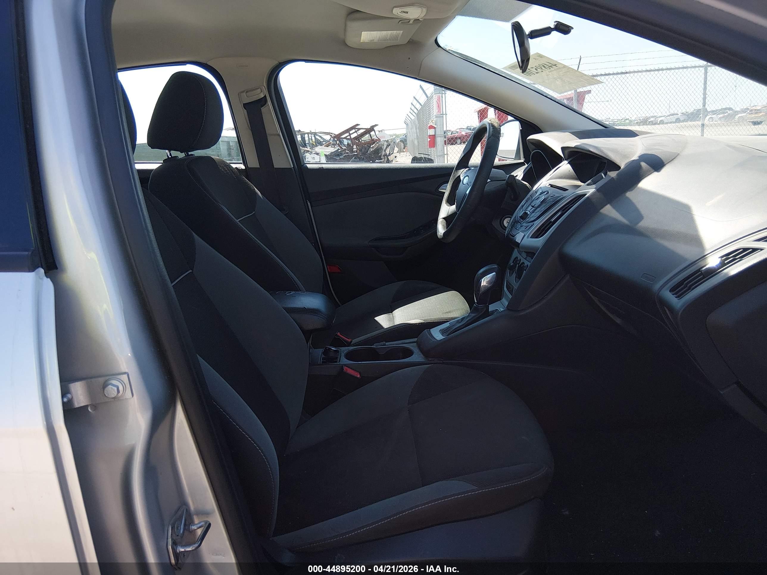 FORD FOCUS image 5