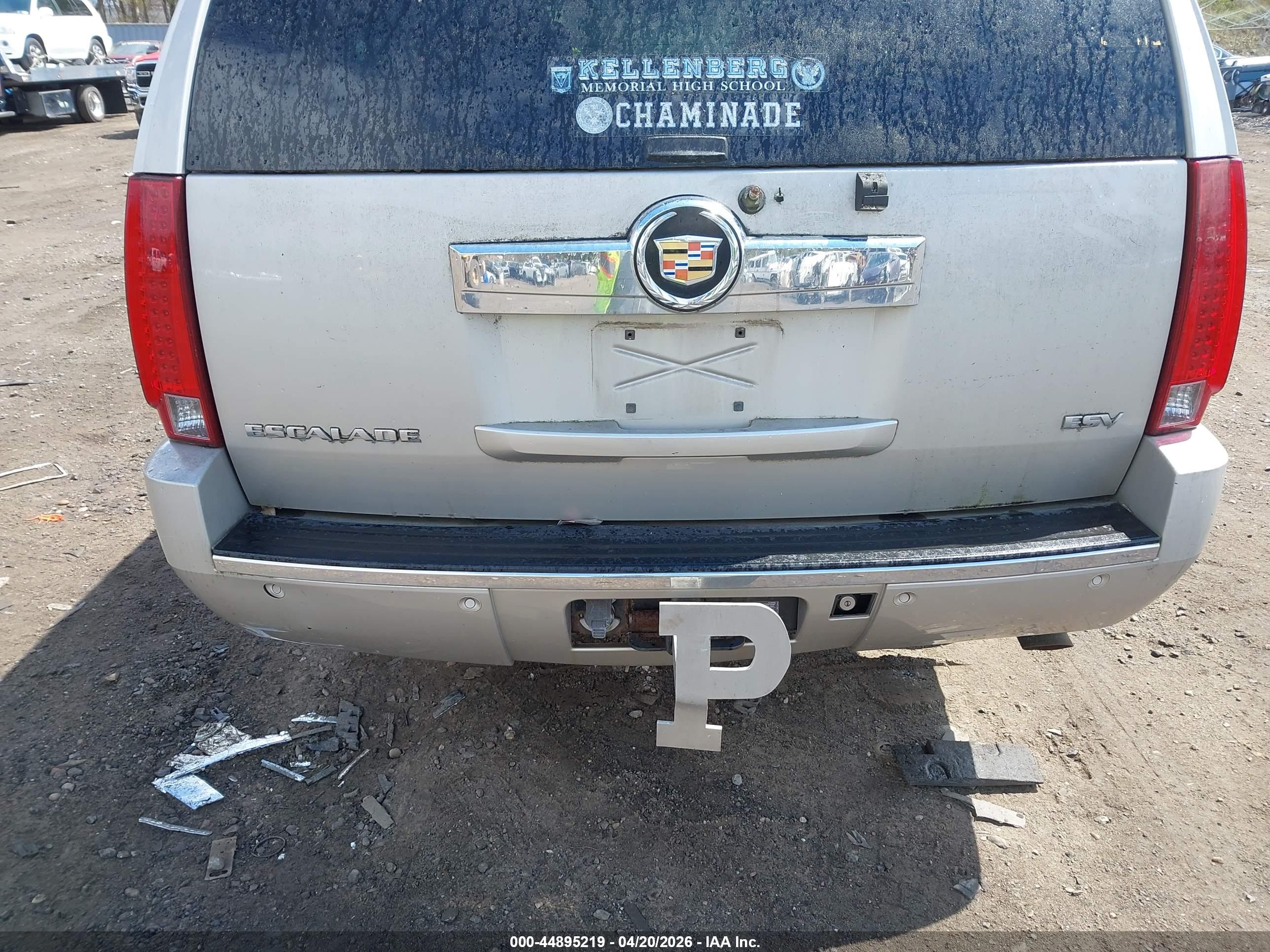 CADILLAC ESCALADE image 6