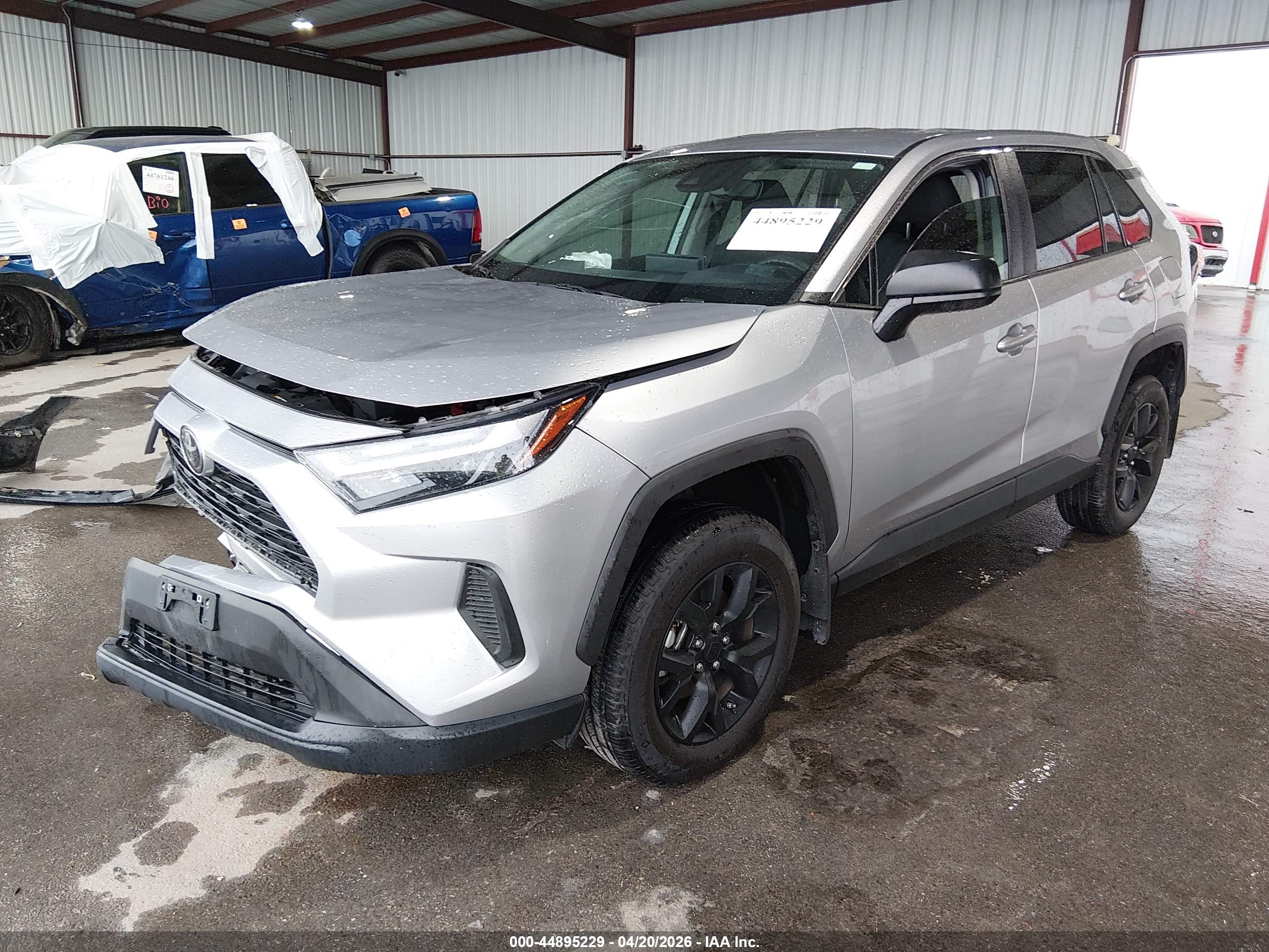 TOYOTA RAV4 image 2