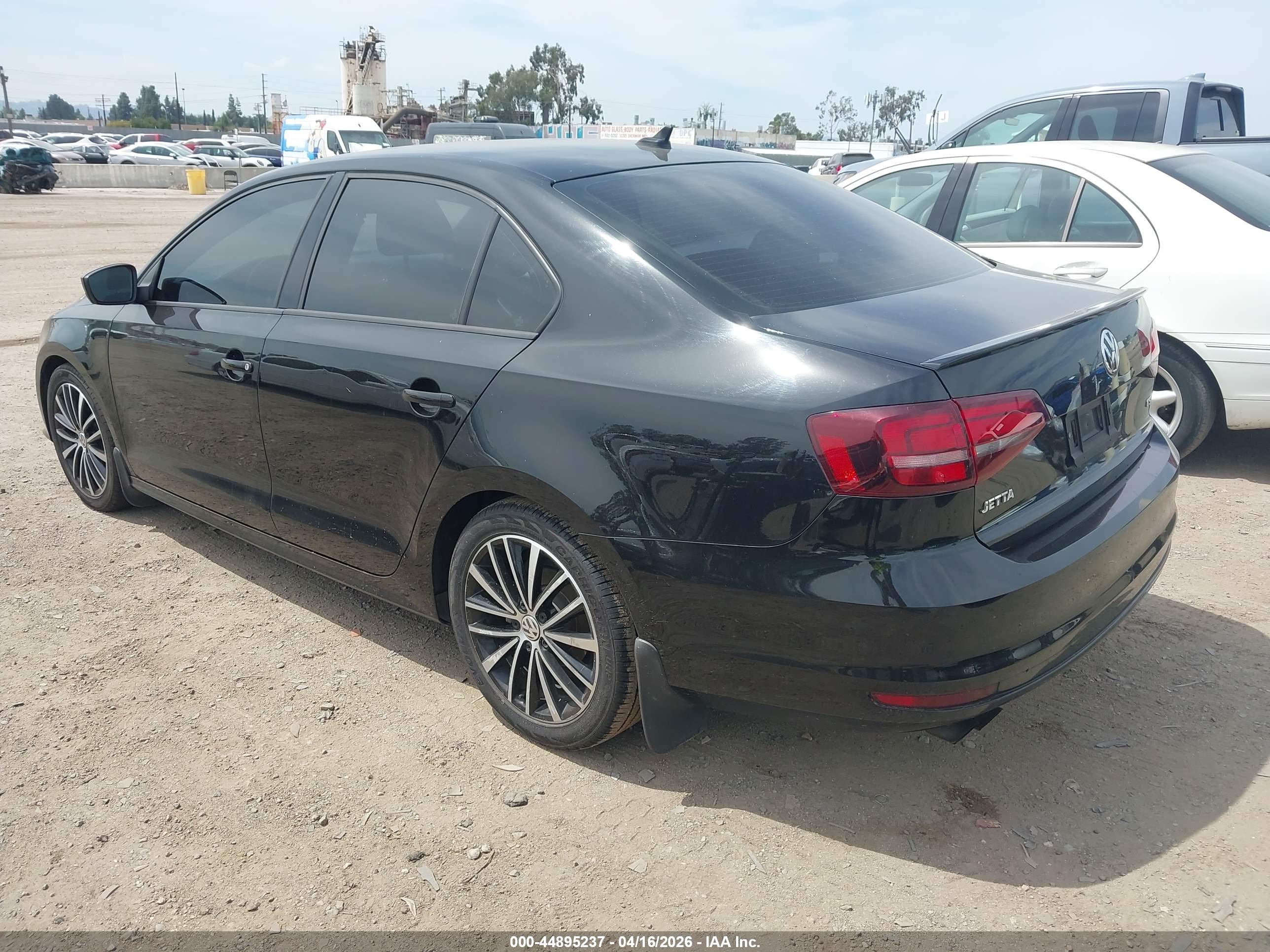 VOLKSWAGEN JETTA image 3