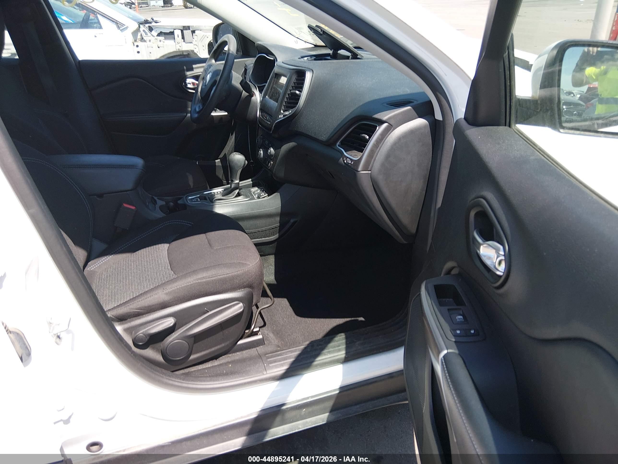 JEEP CHEROKEE image 5