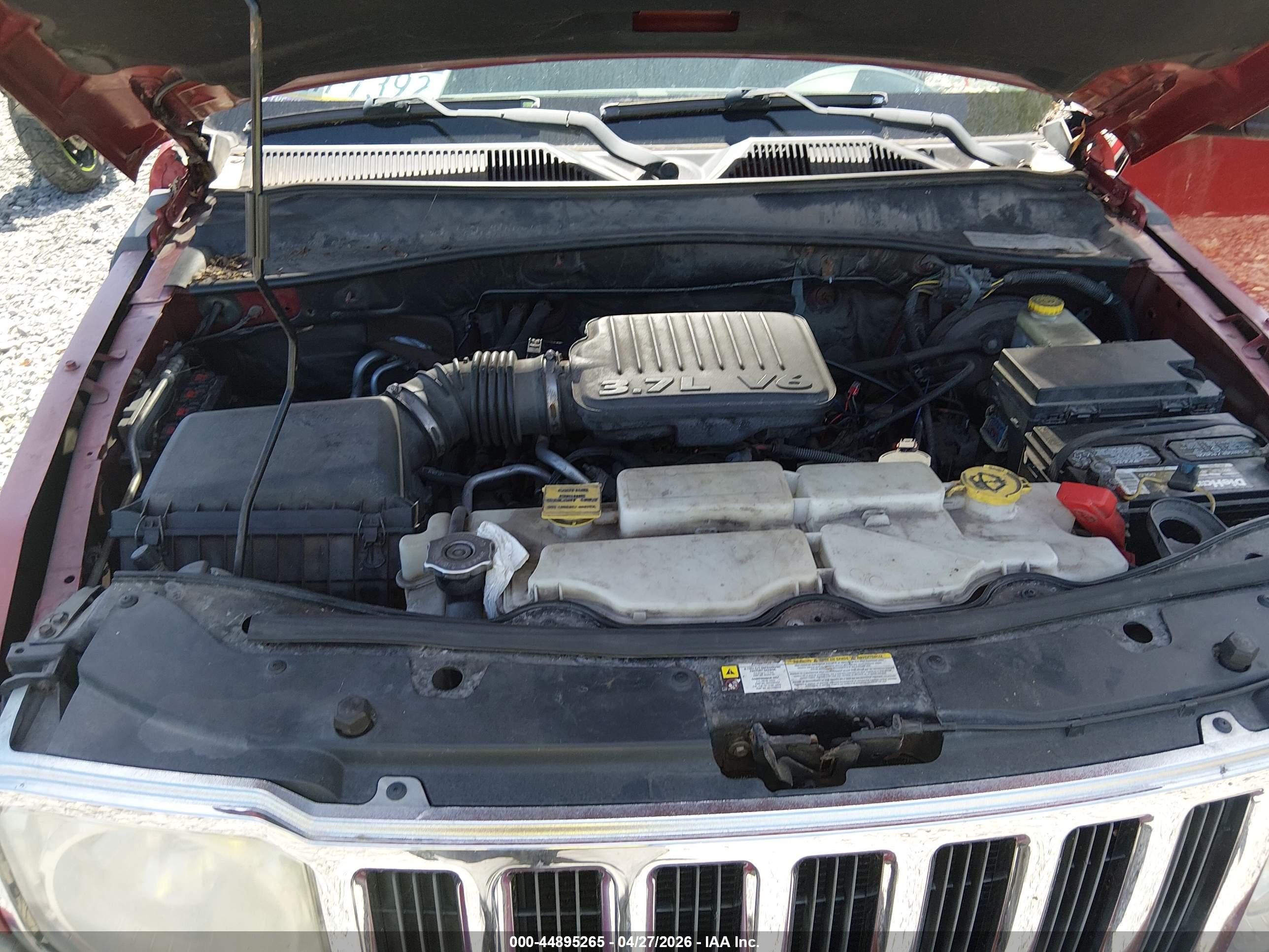 JEEP LIBERTY image 10