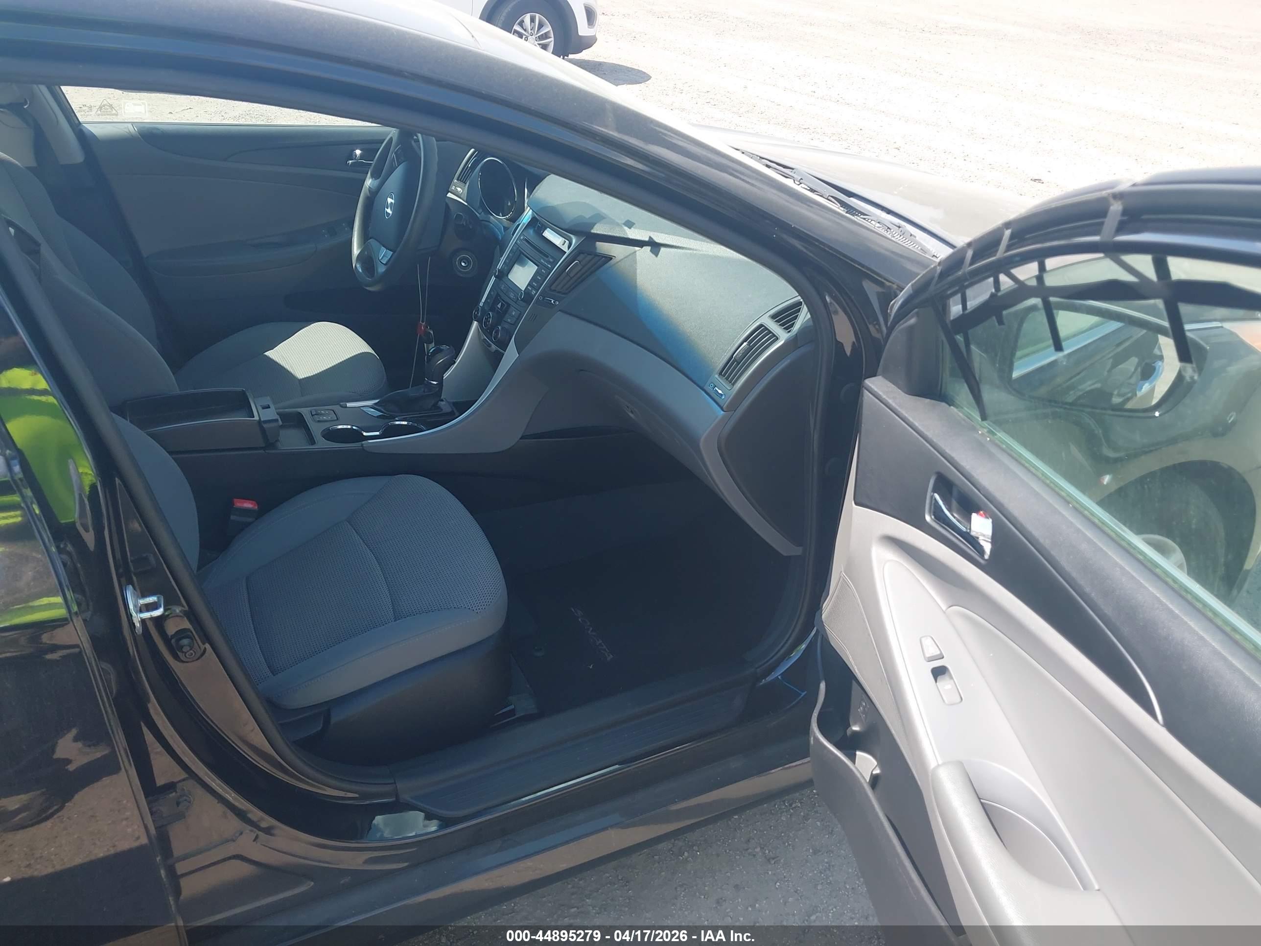 HYUNDAI SONATA image 5