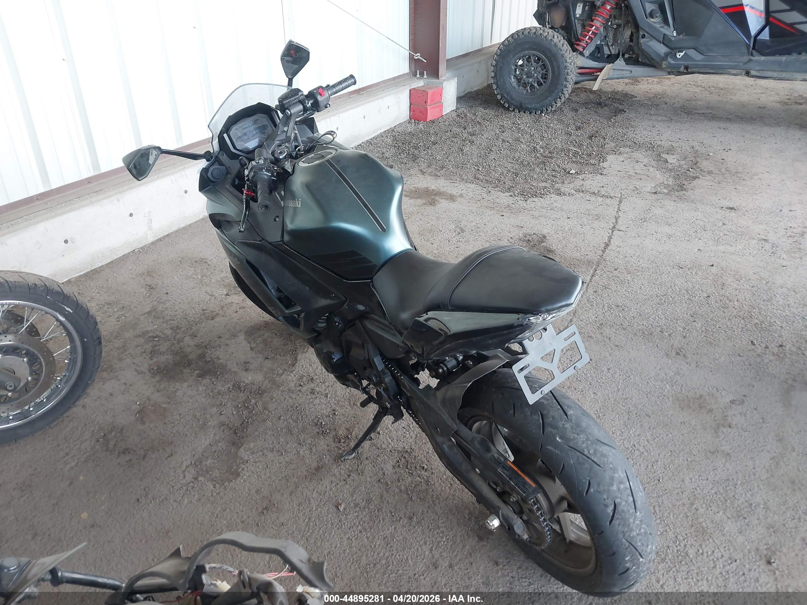 KAWASAKI EX650 image 3