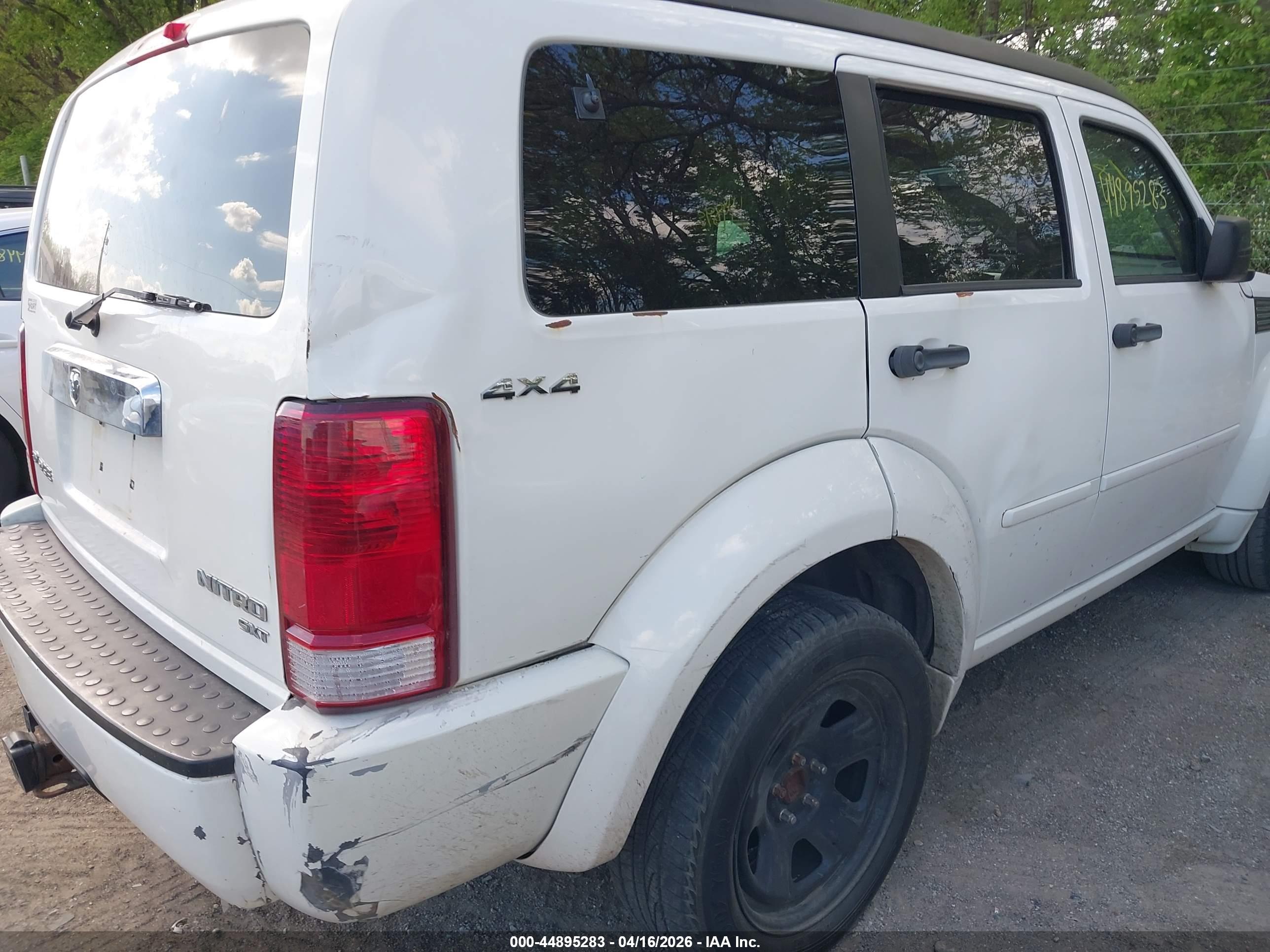 DODGE NITRO image 6