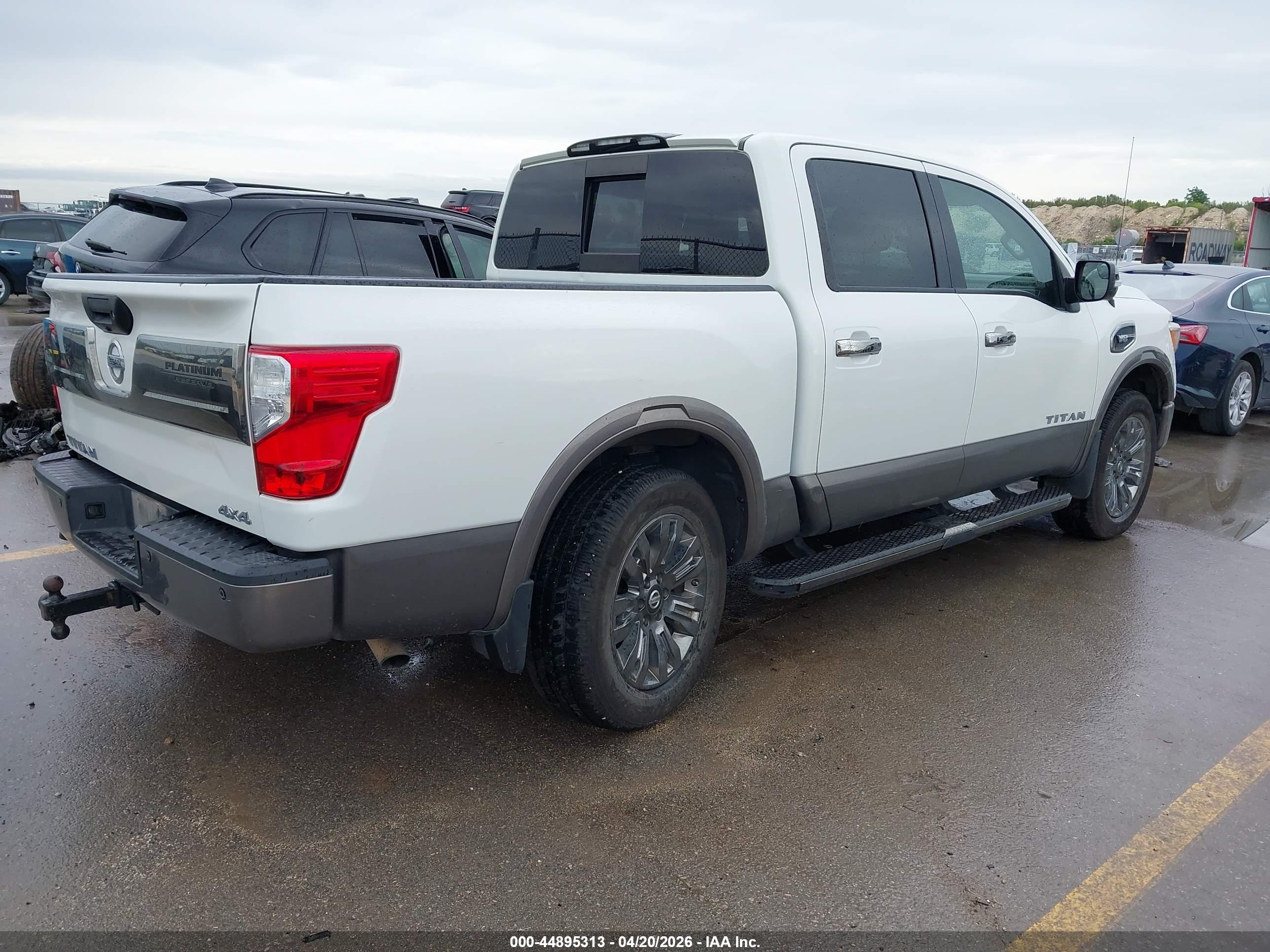 NISSAN TITAN image 4