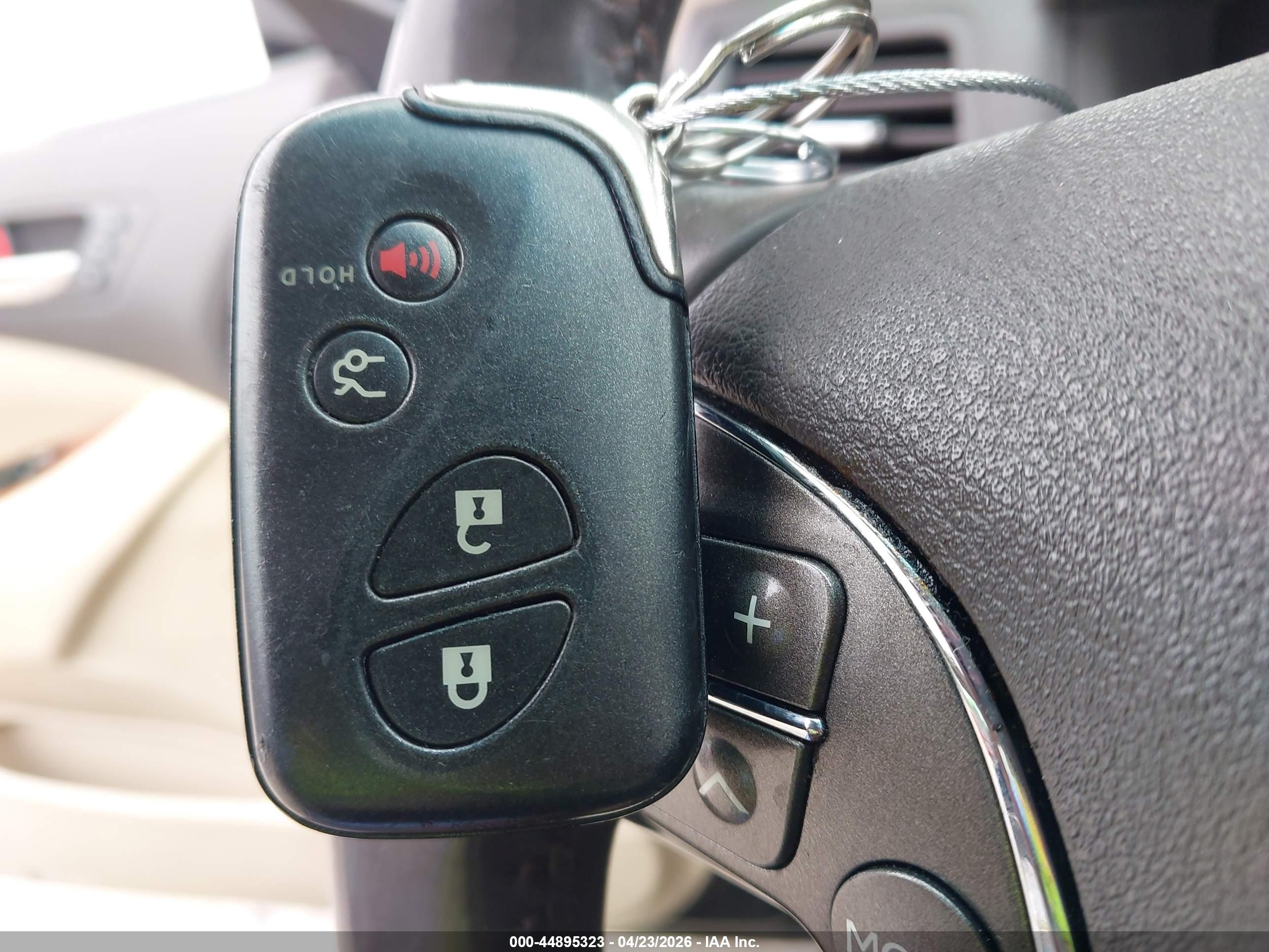 LEXUS ES image 11