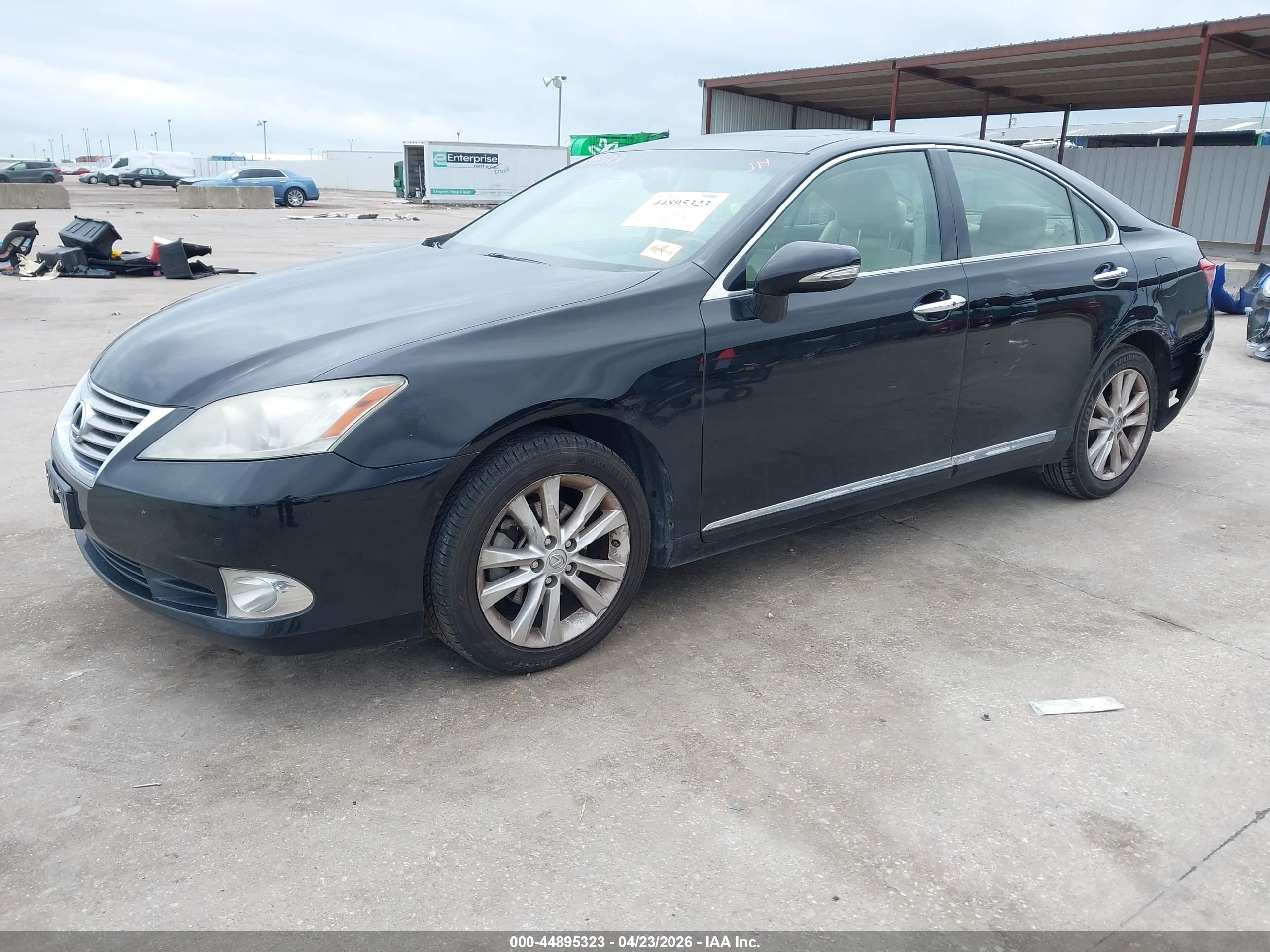 LEXUS ES image 2