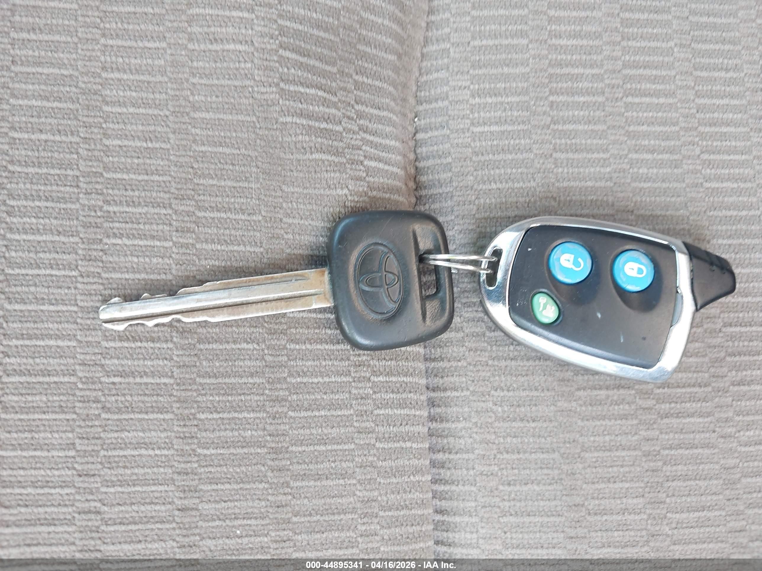 TOYOTA CAMRY image 11