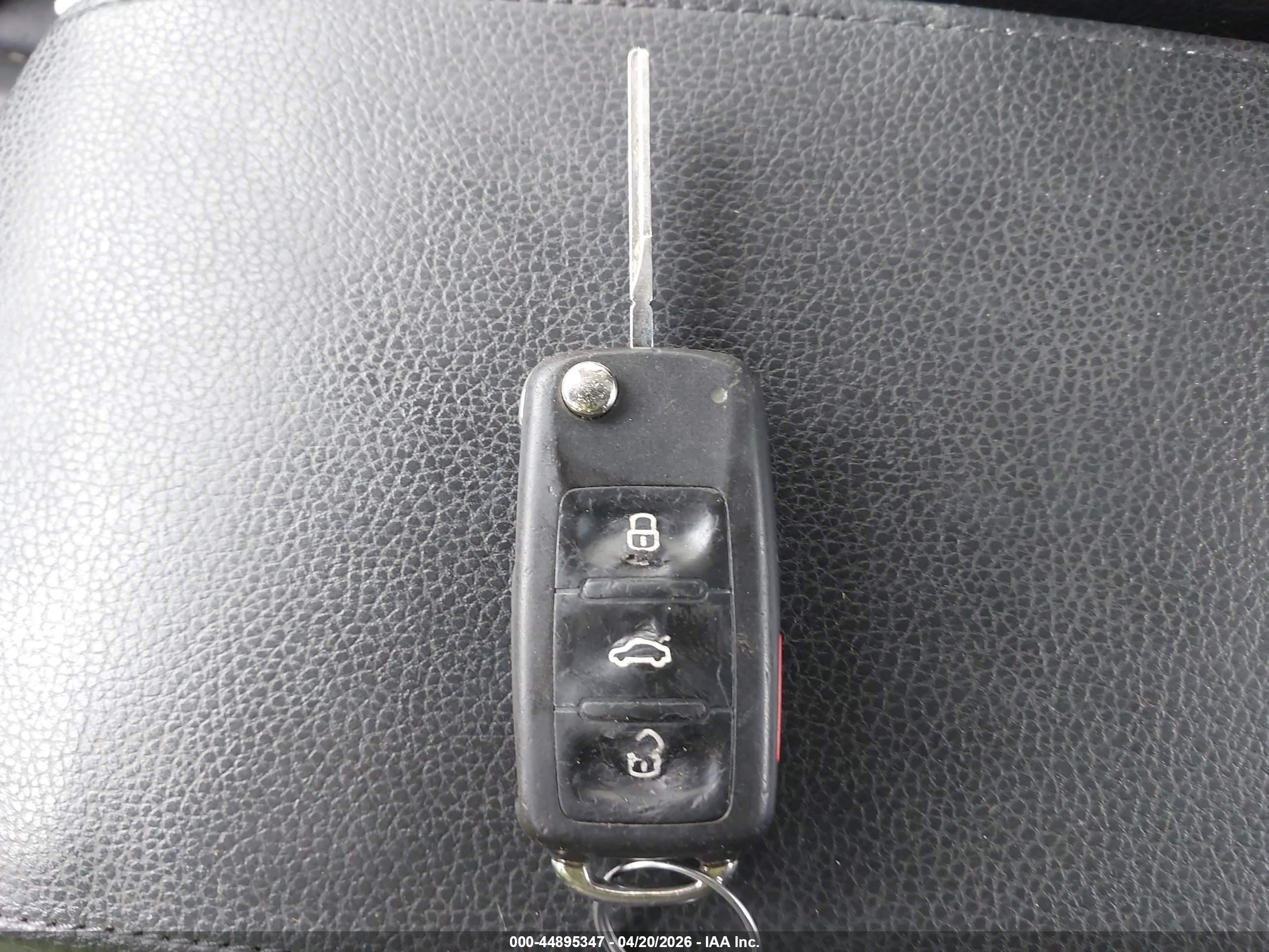 VOLKSWAGEN JETTA image 11