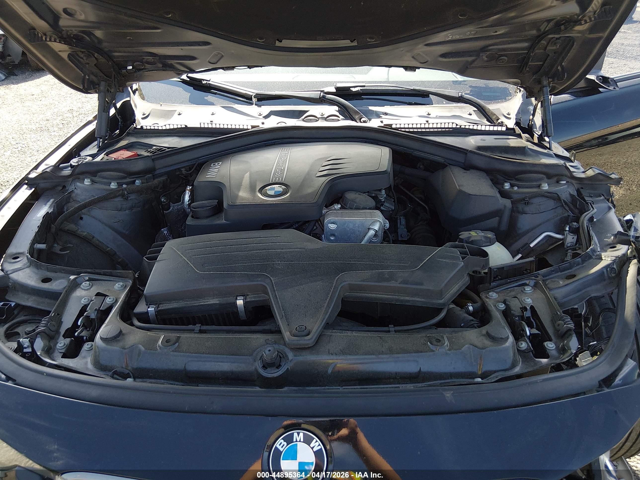 BMW 320I image 10