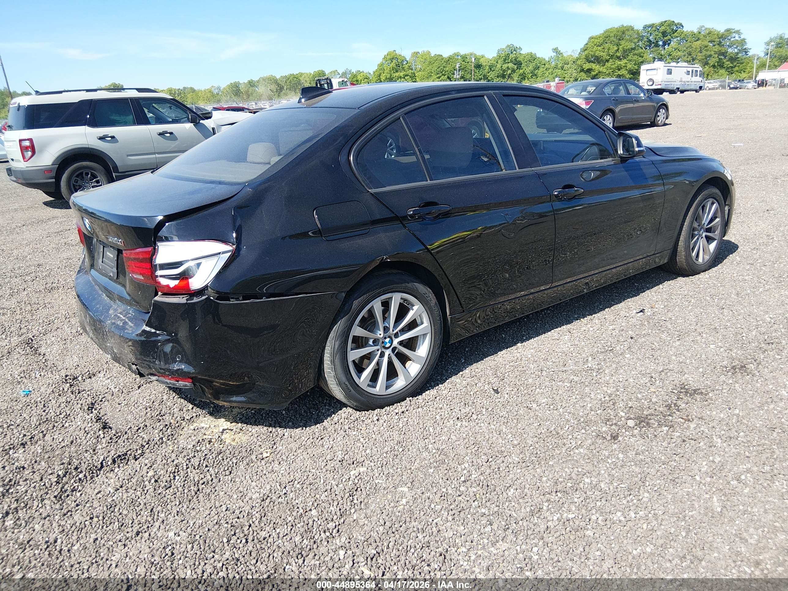 BMW 320I image 4