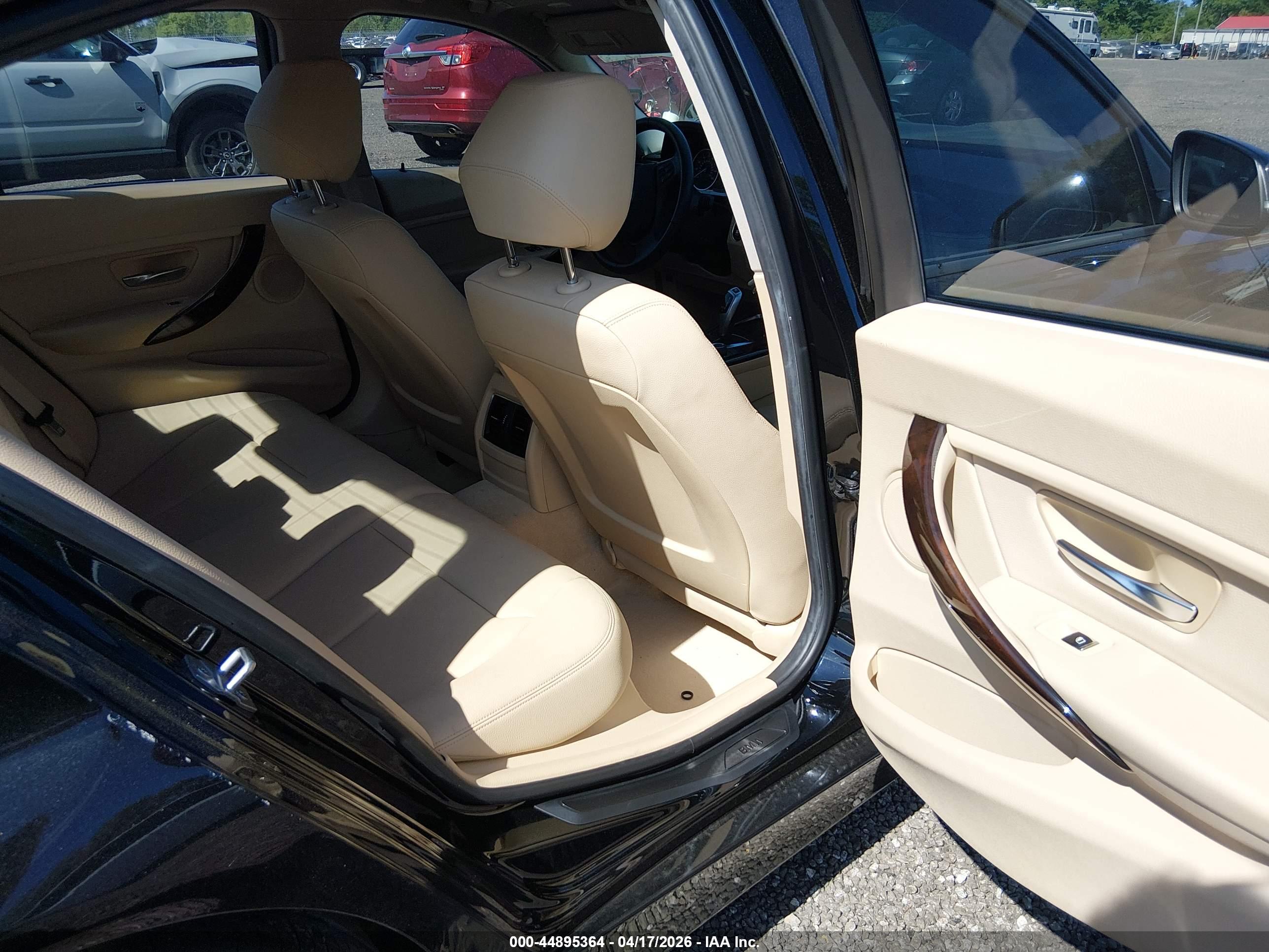 BMW 320I image 8