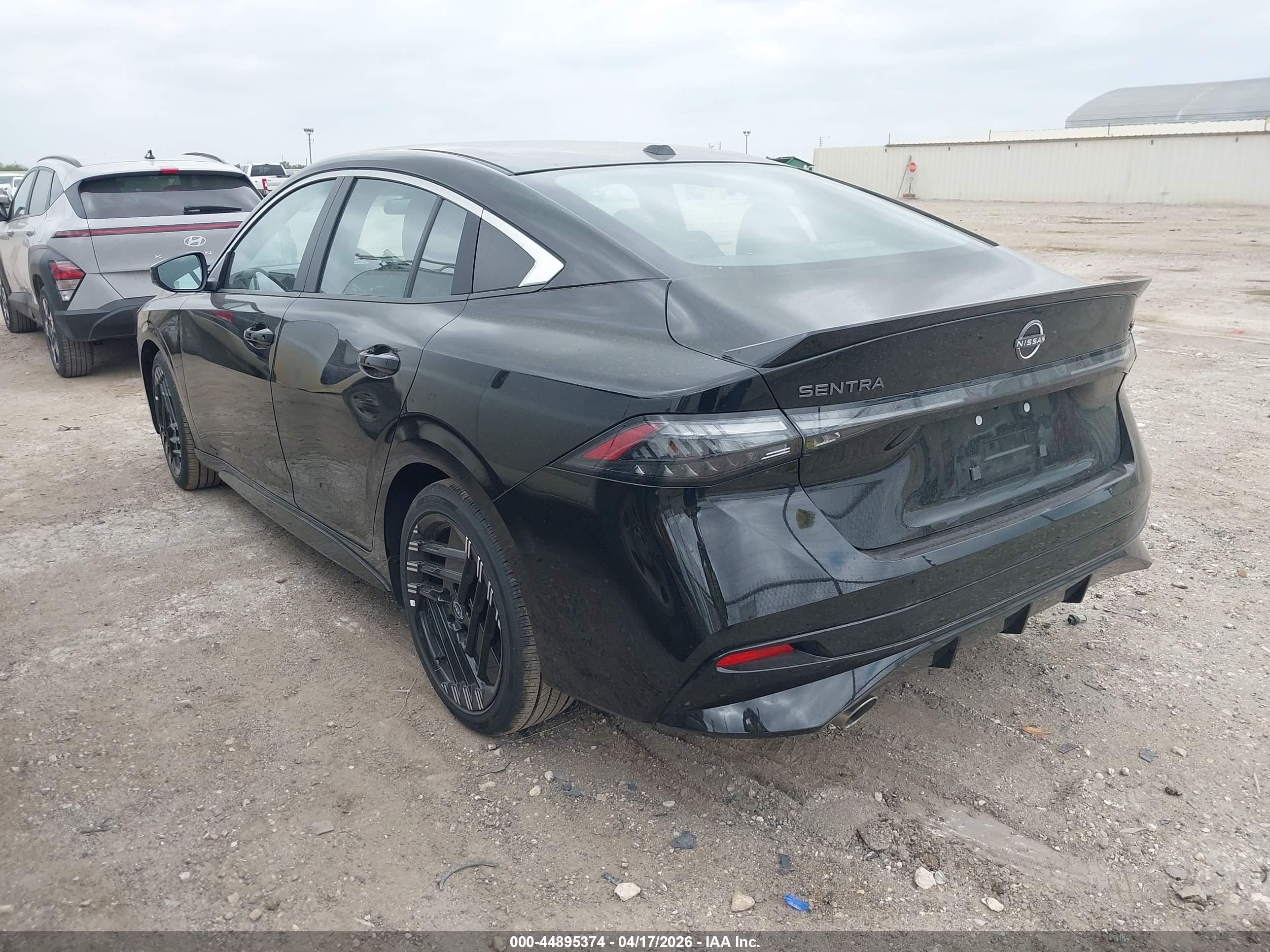 NISSAN SENTRA image 3