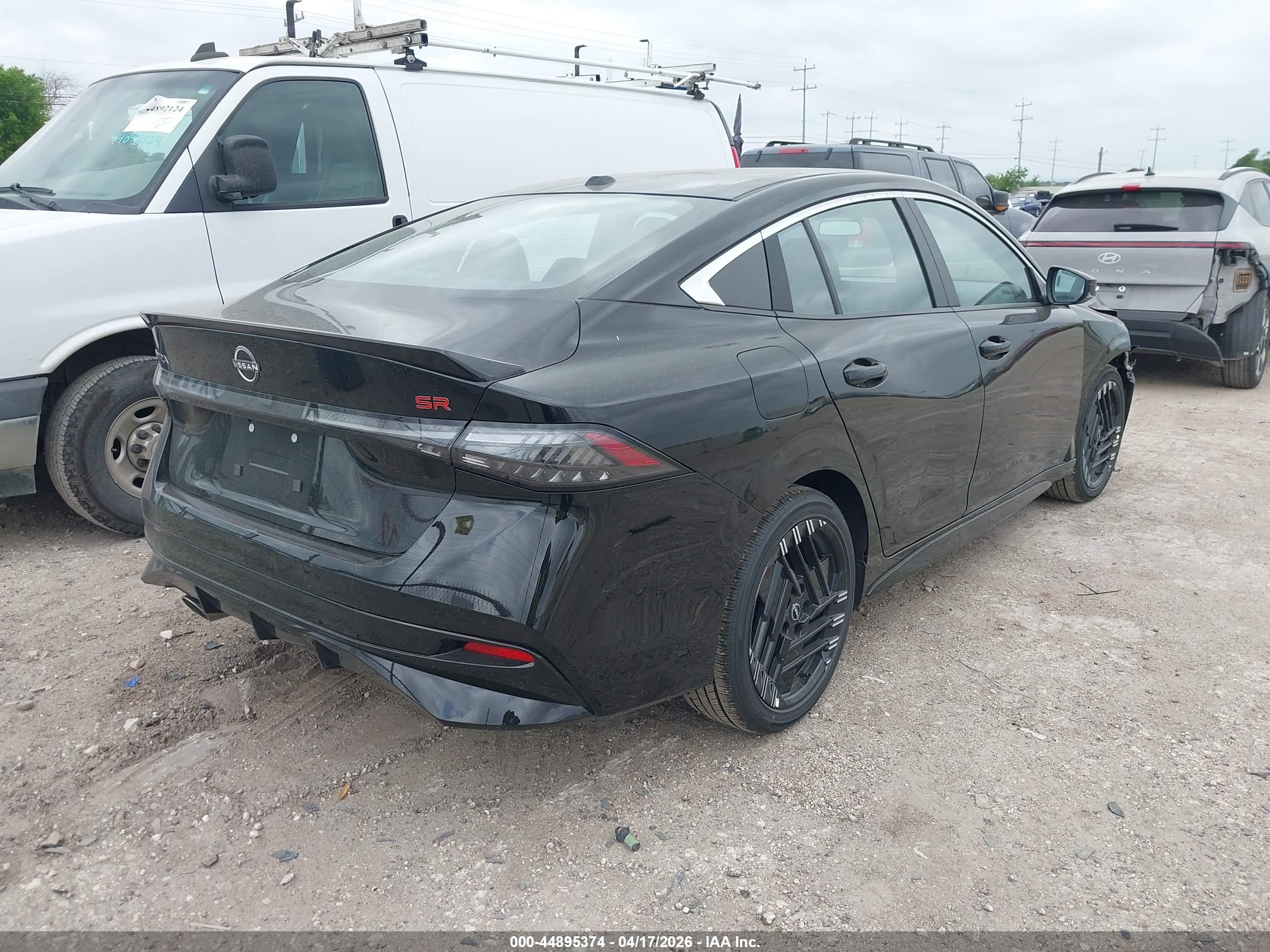 NISSAN SENTRA image 4