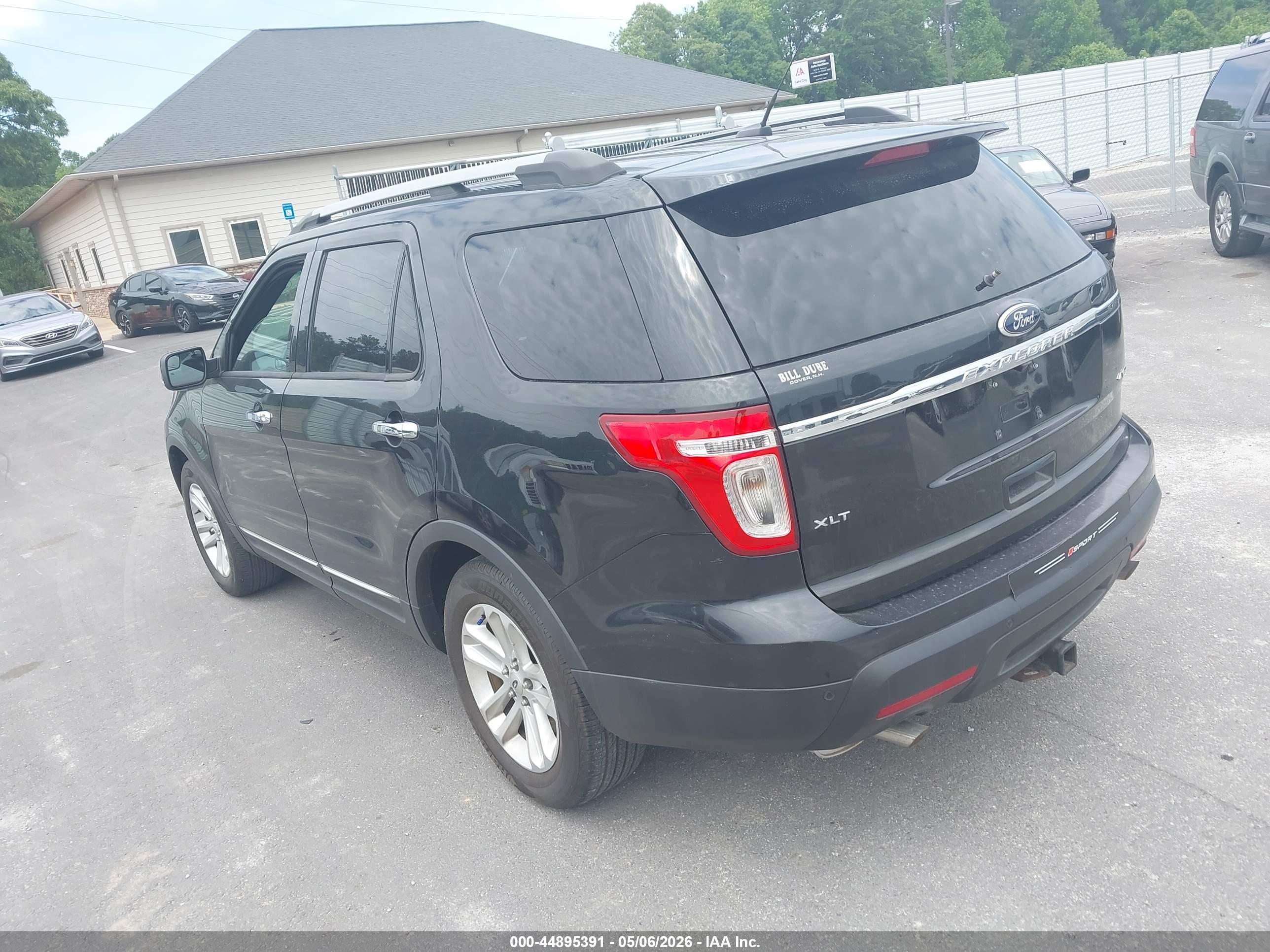 FORD EXPLORER image 3