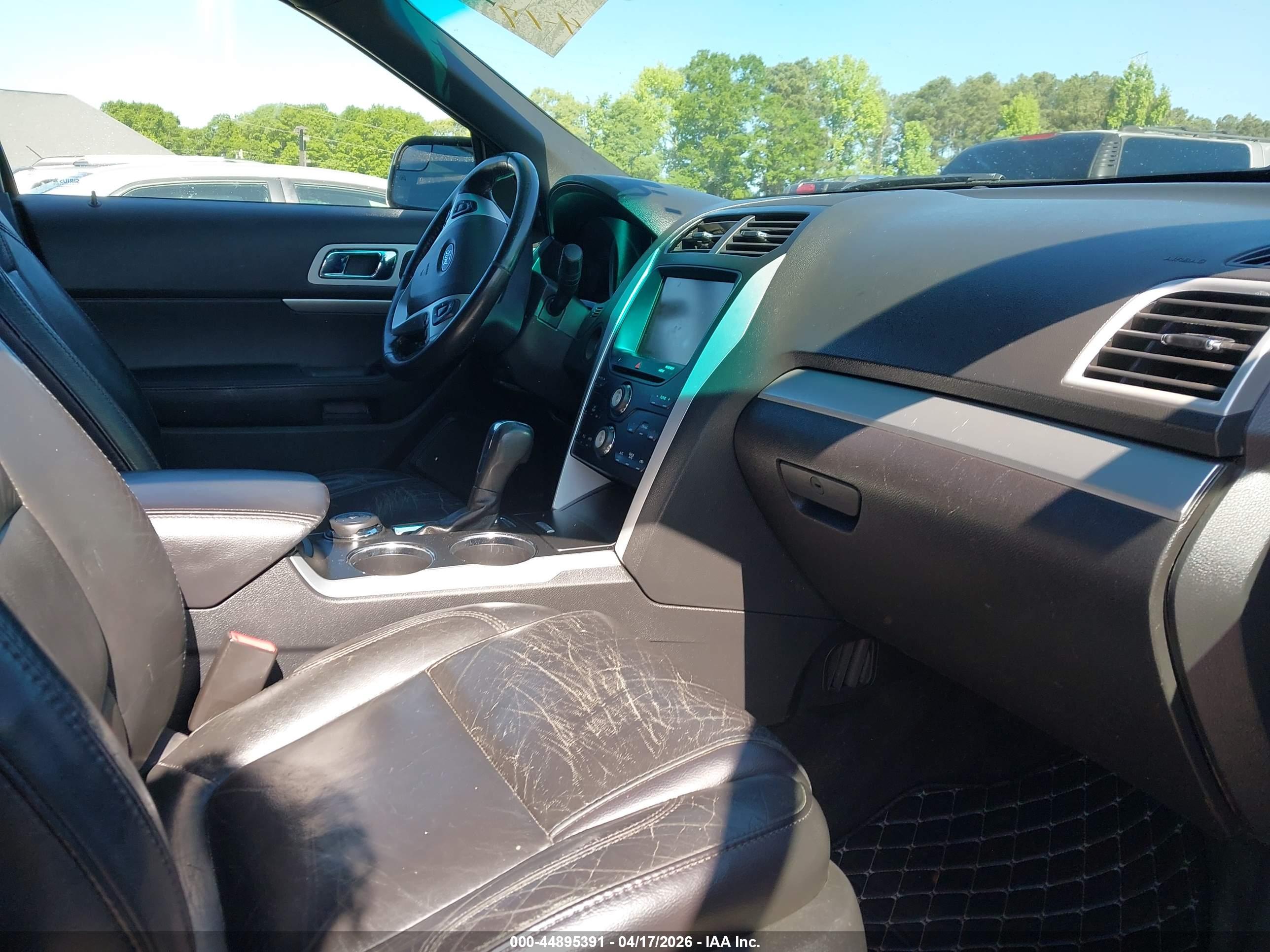 FORD EXPLORER image 5