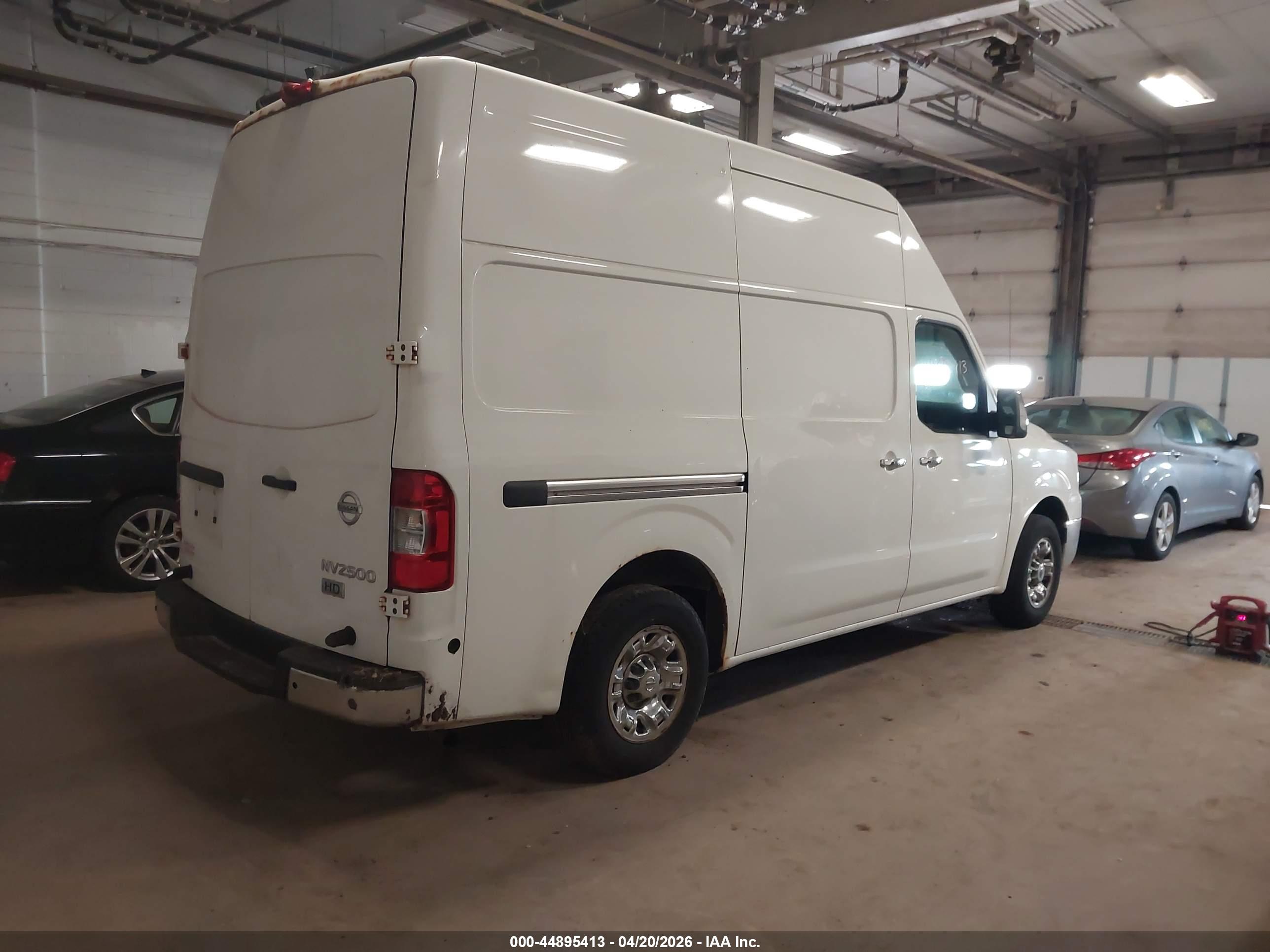 NISSAN NV image 4