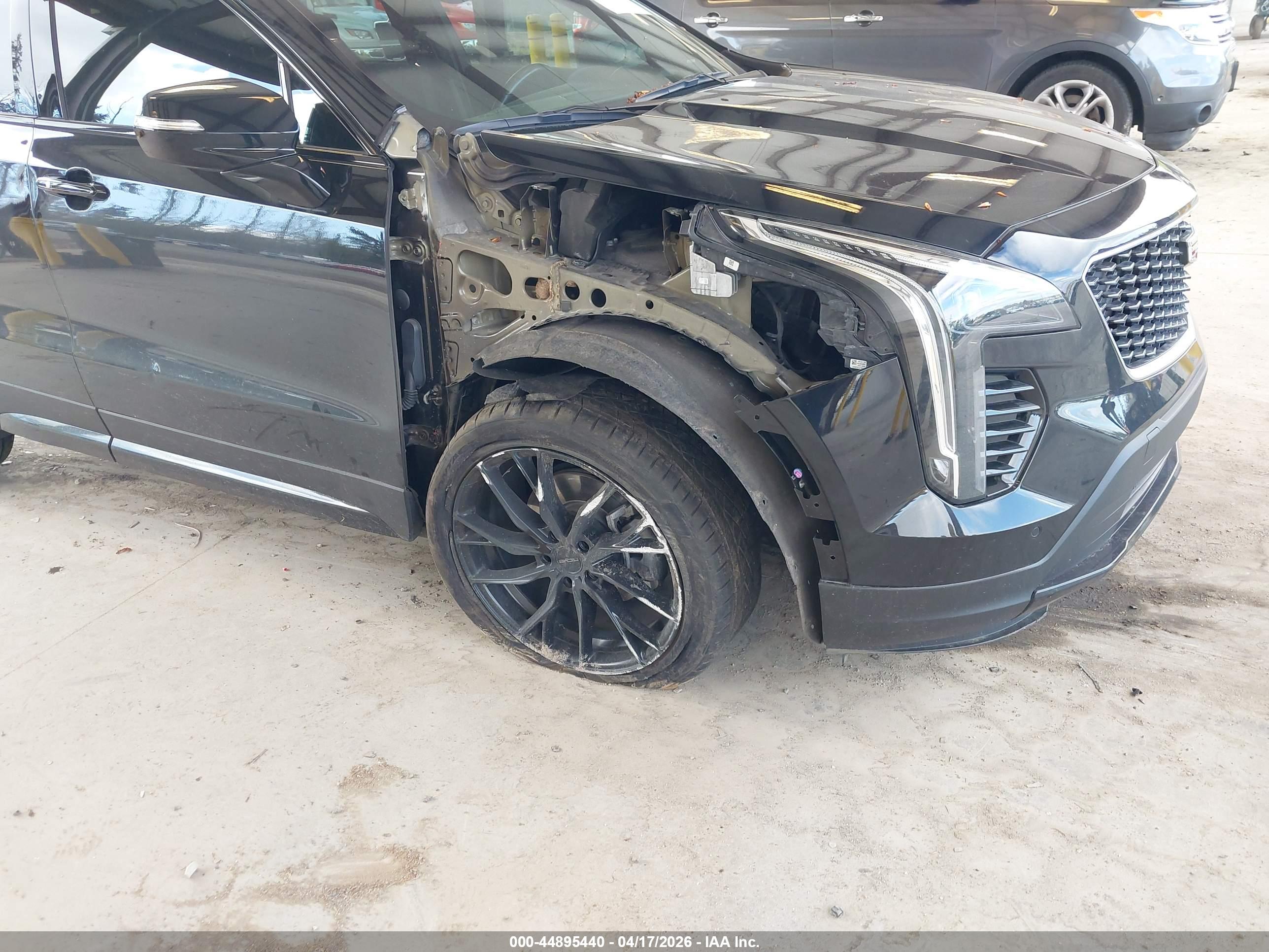 CADILLAC XT4 image 6