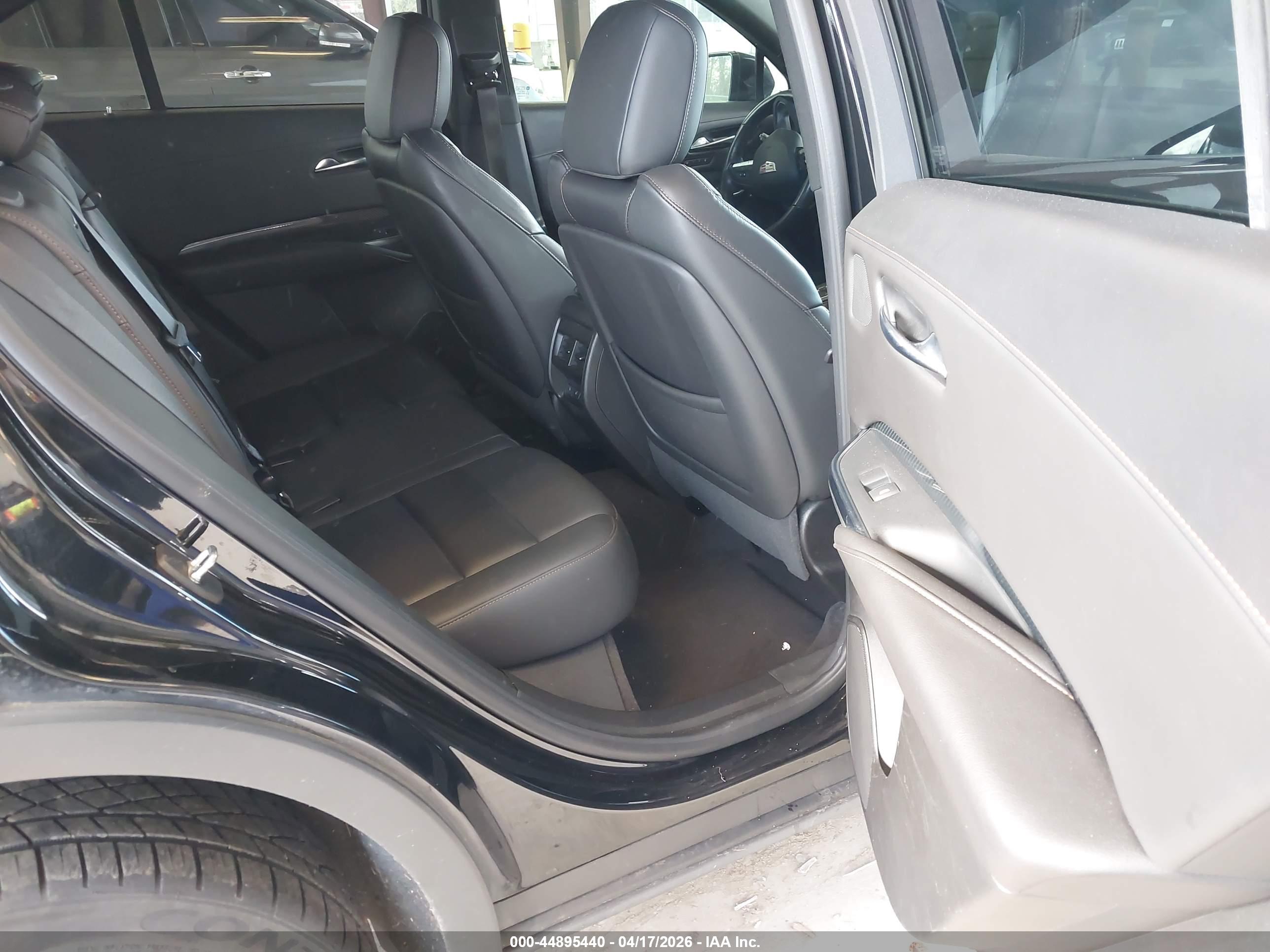 CADILLAC XT4 image 8