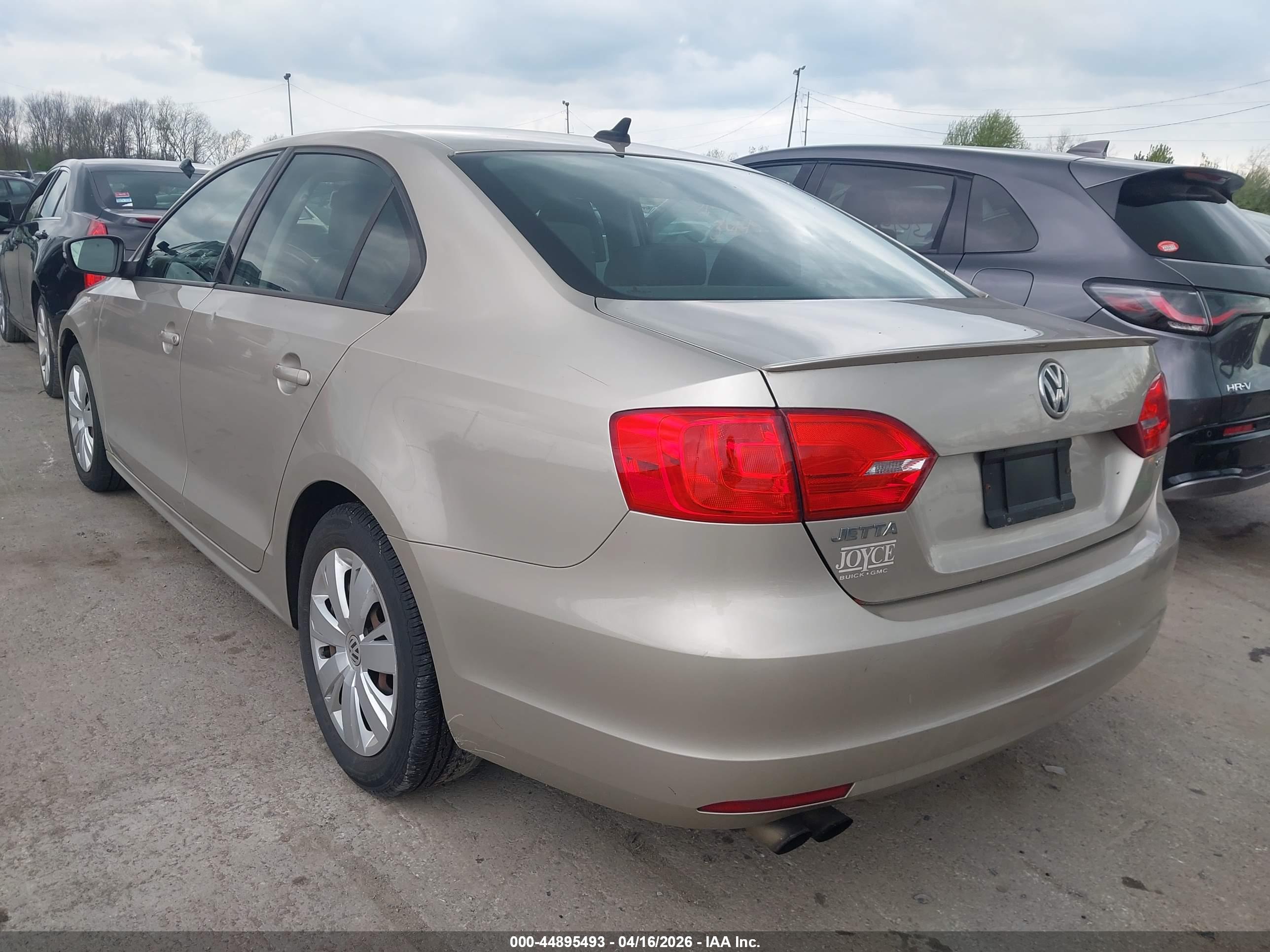 VOLKSWAGEN JETTA image 3