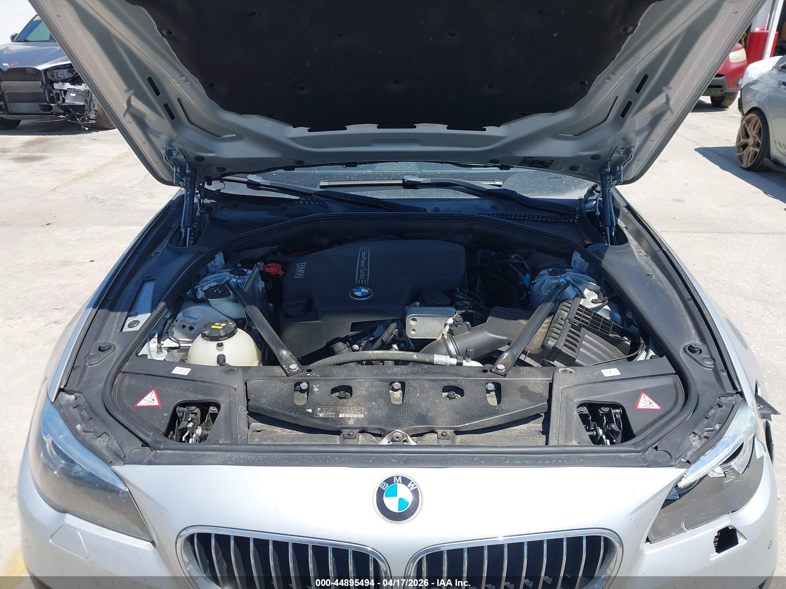 BMW 528I image 10