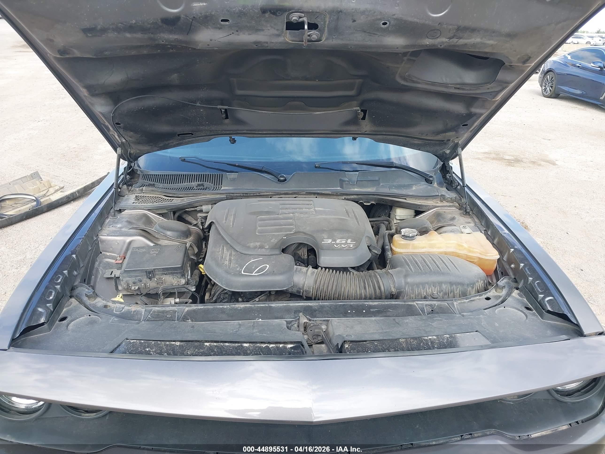 DODGE CHALLENGER image 10