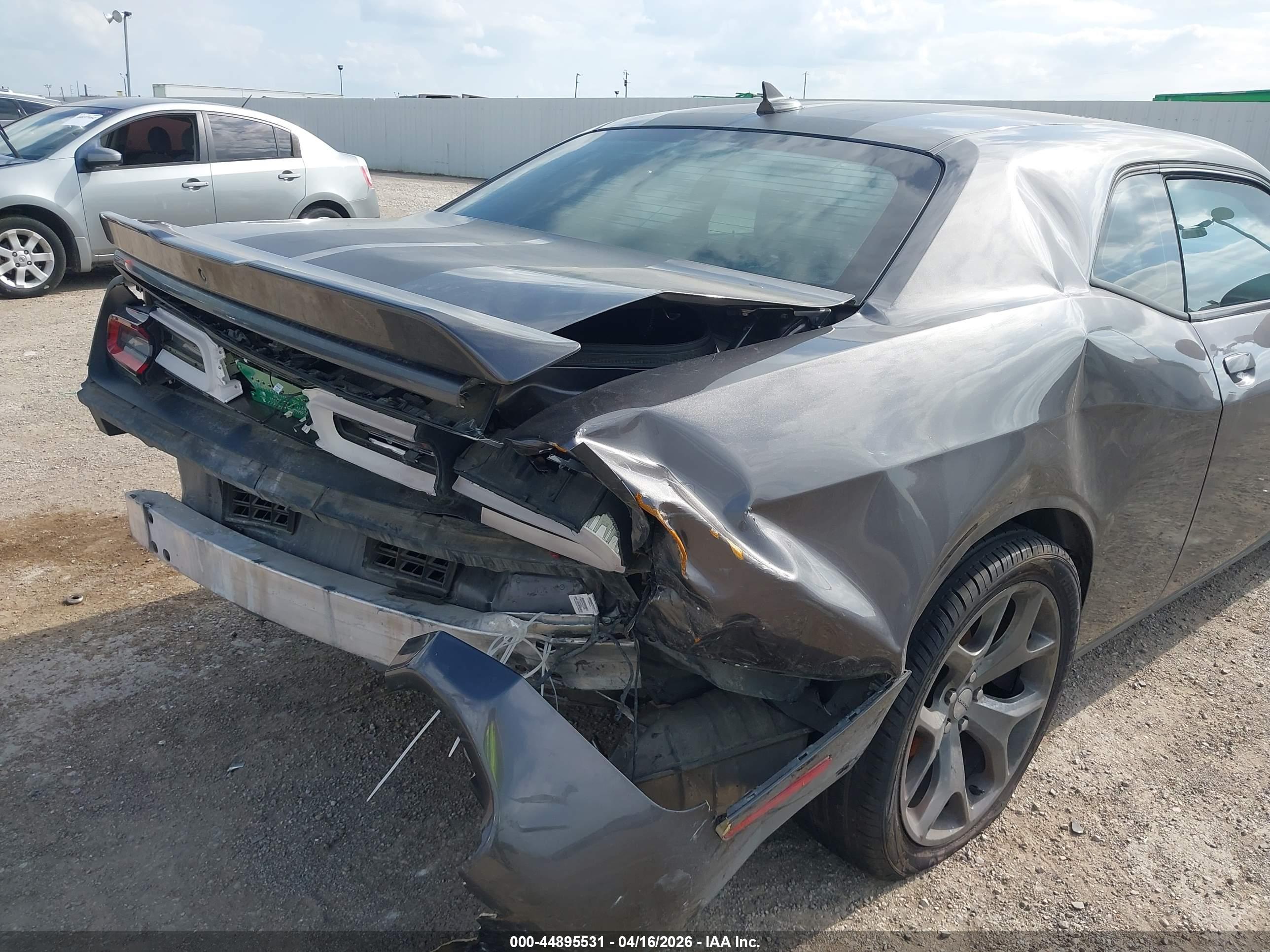 DODGE CHALLENGER image 6