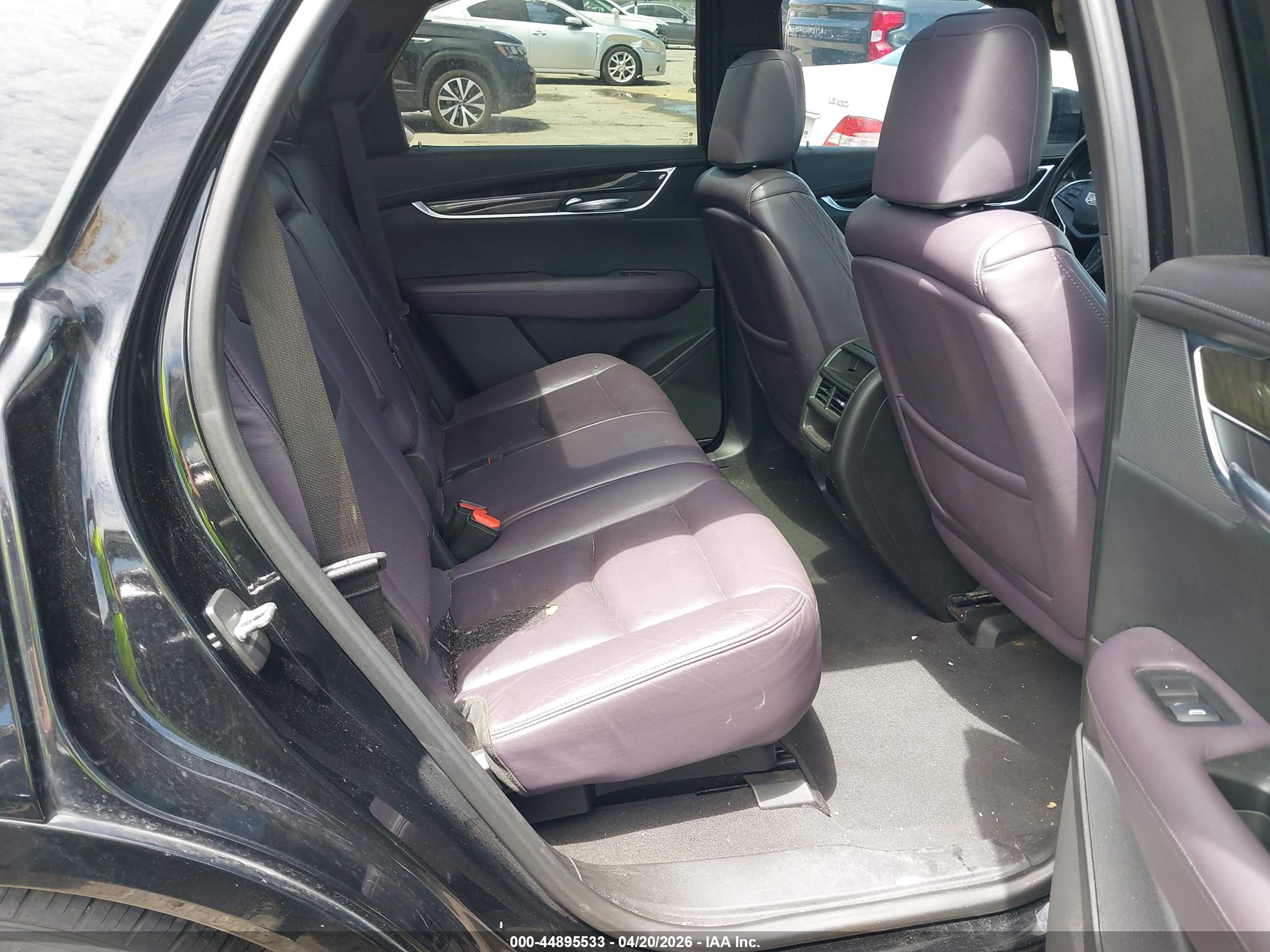CADILLAC XT5 image 8