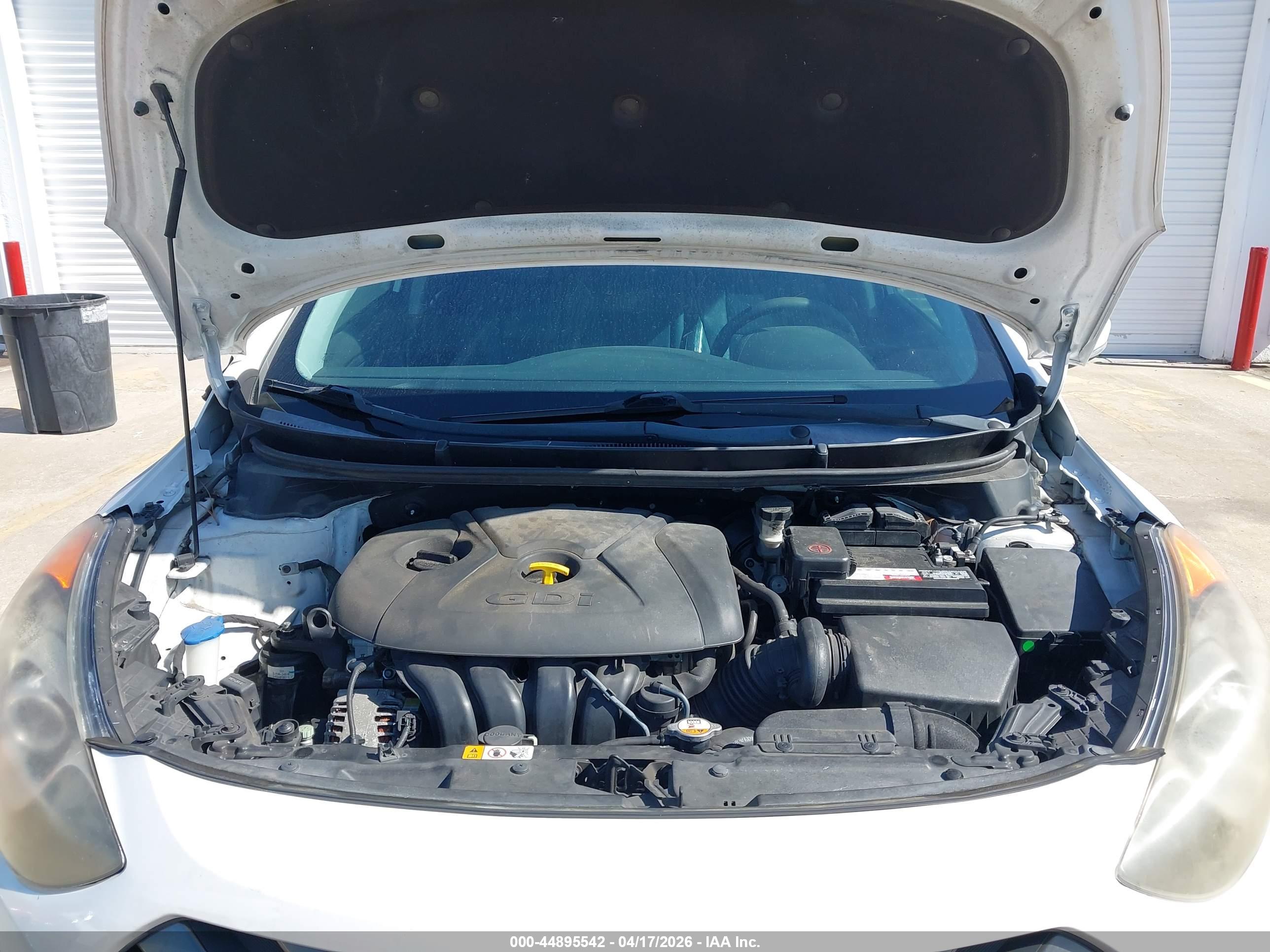 HYUNDAI ELANTRA image 10