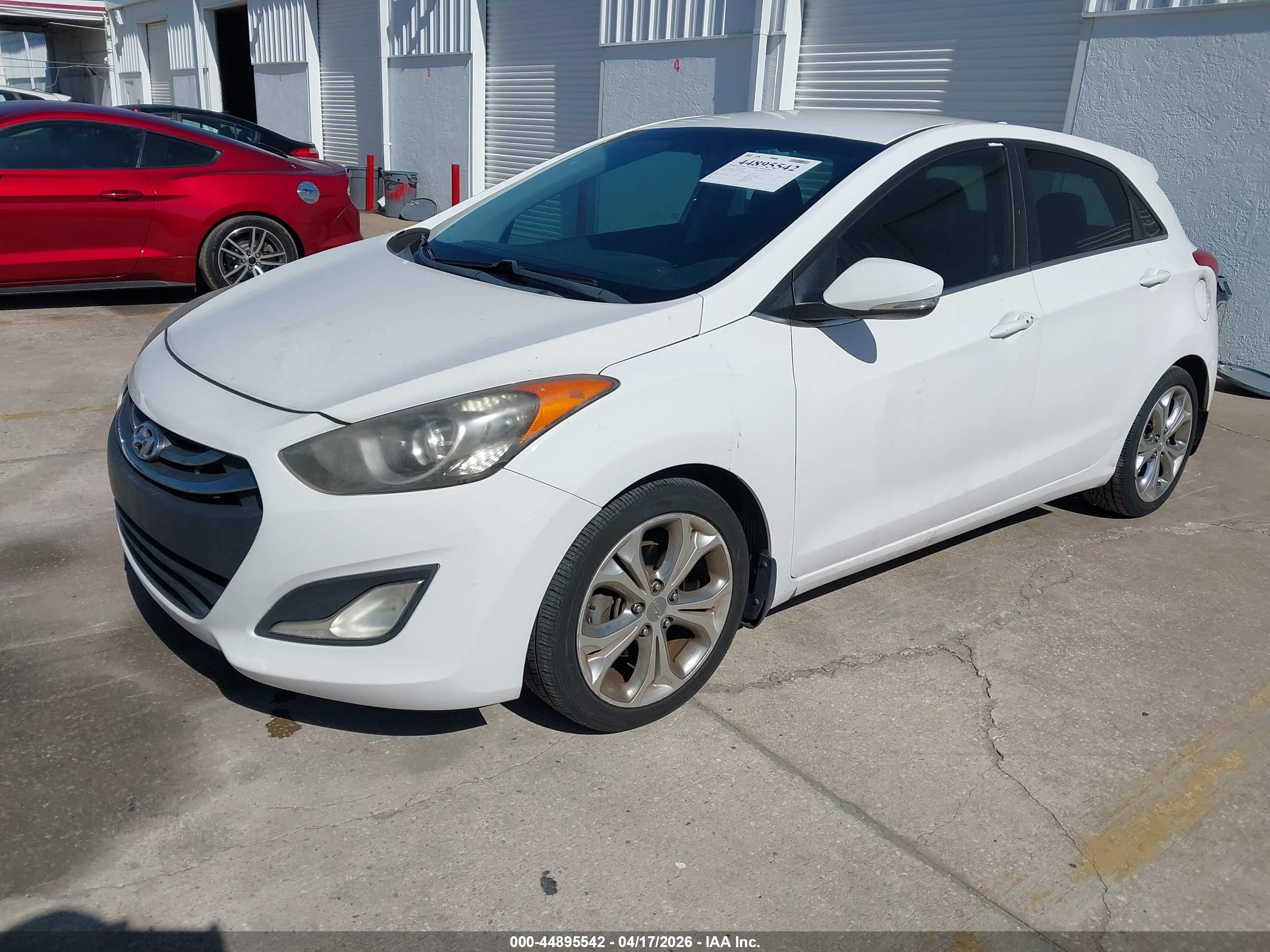 HYUNDAI ELANTRA image 2