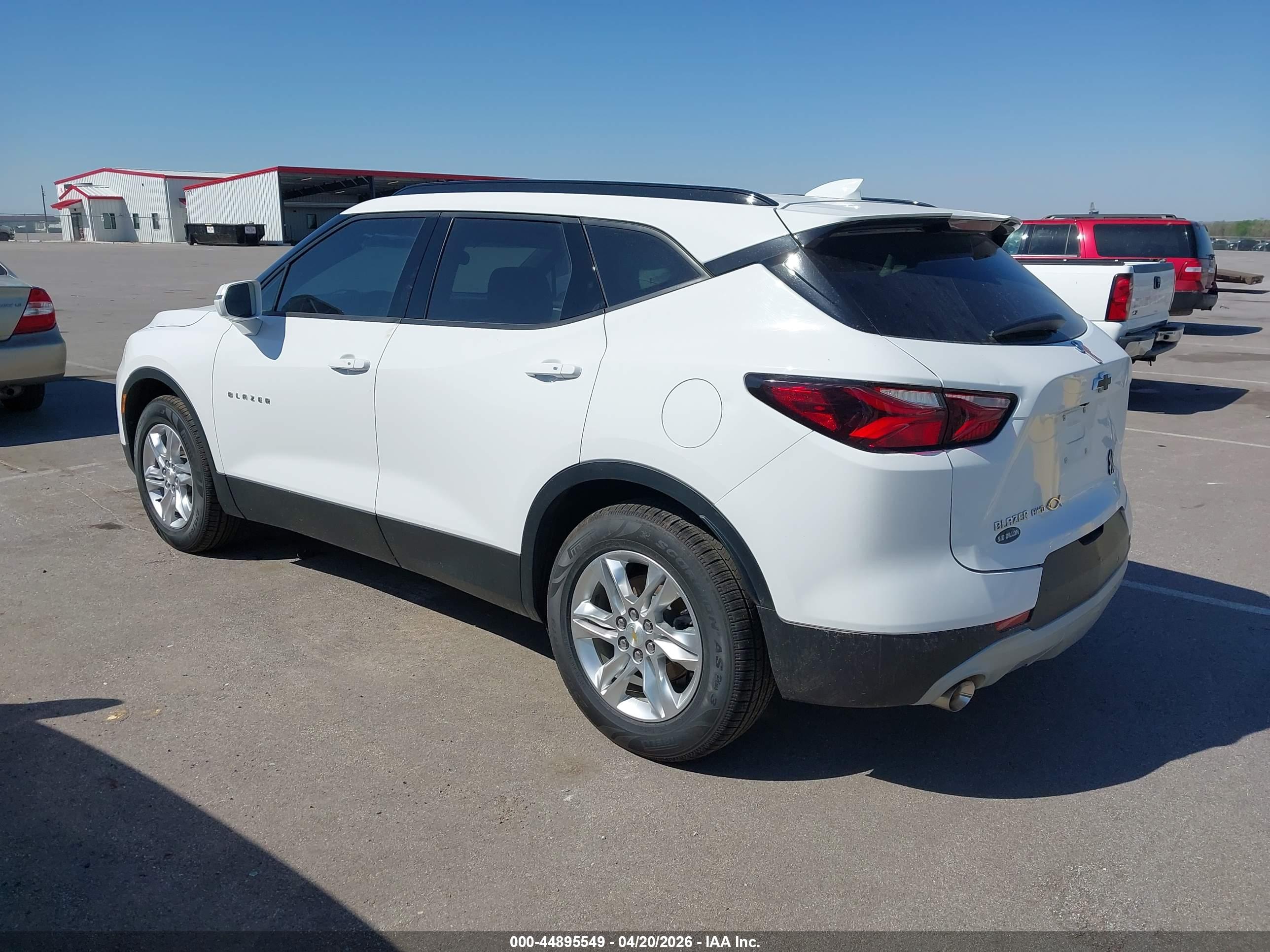 CHEVROLET BLAZER image 3