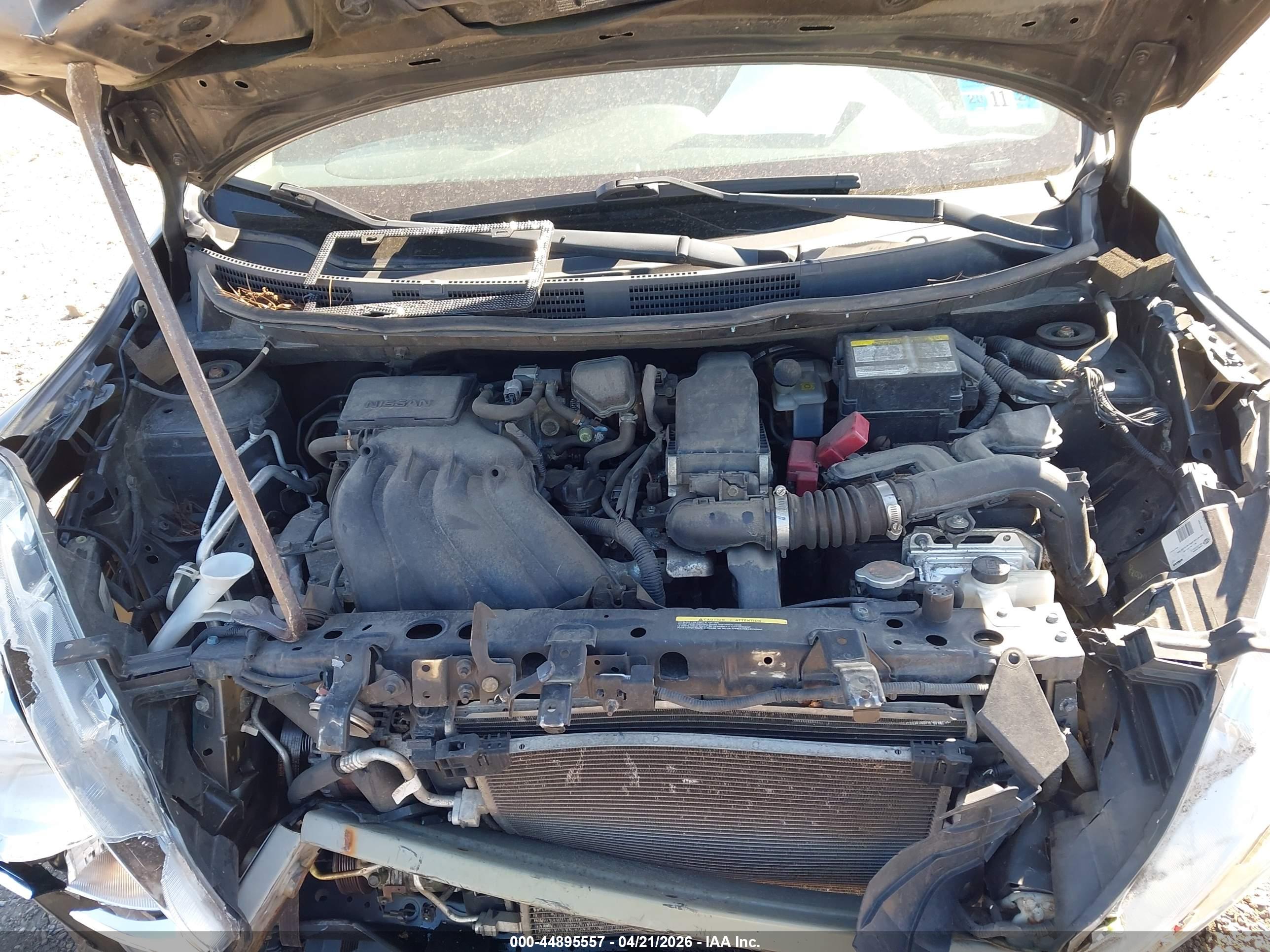 NISSAN VERSA image 10