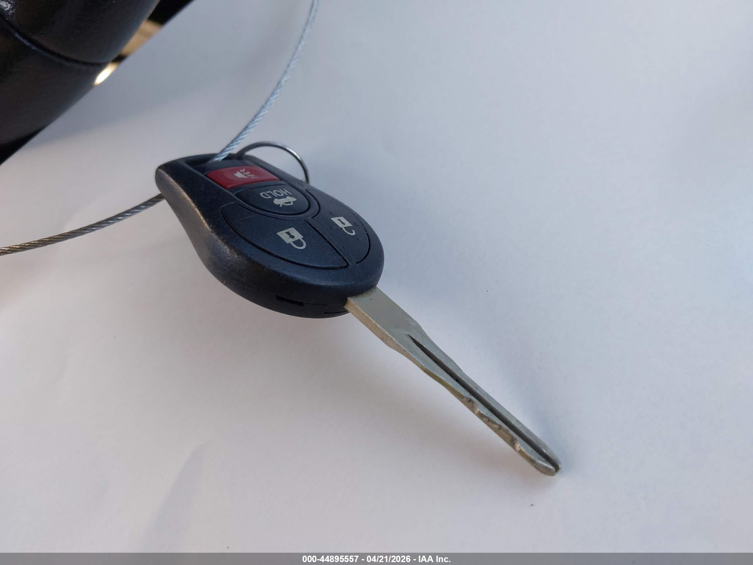 NISSAN VERSA image 11