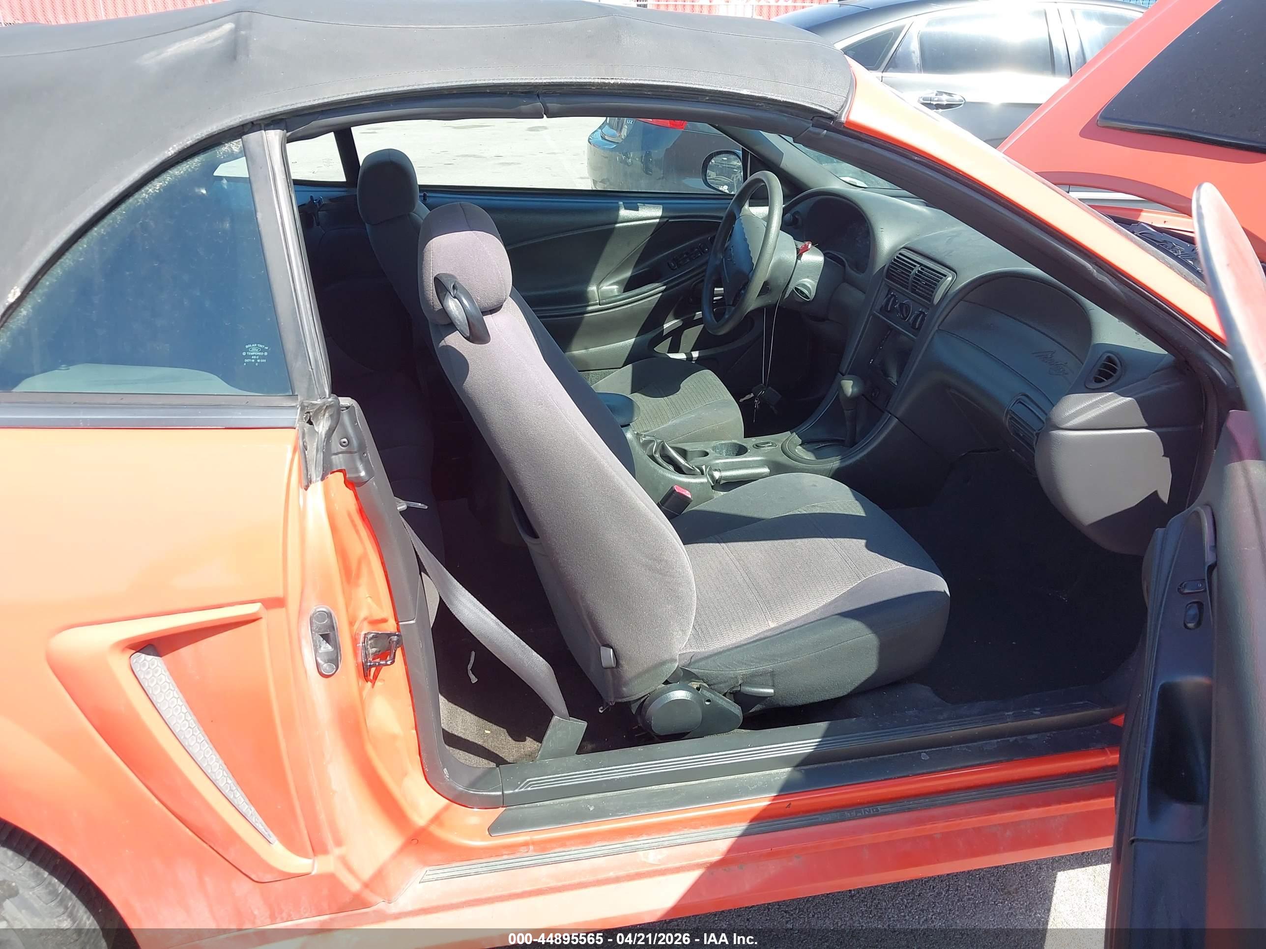 FORD MUSTANG image 5