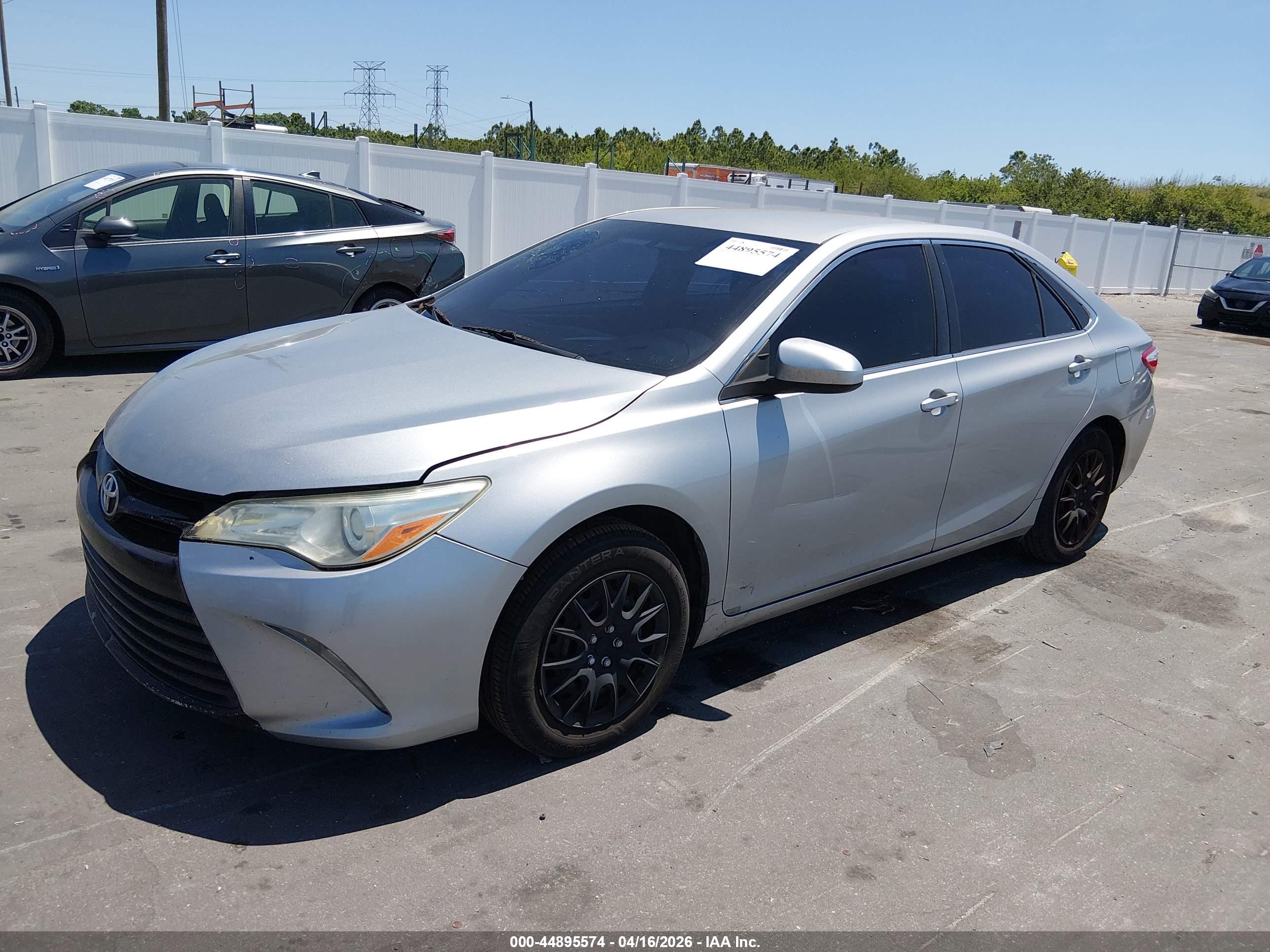 TOYOTA CAMRY image 2