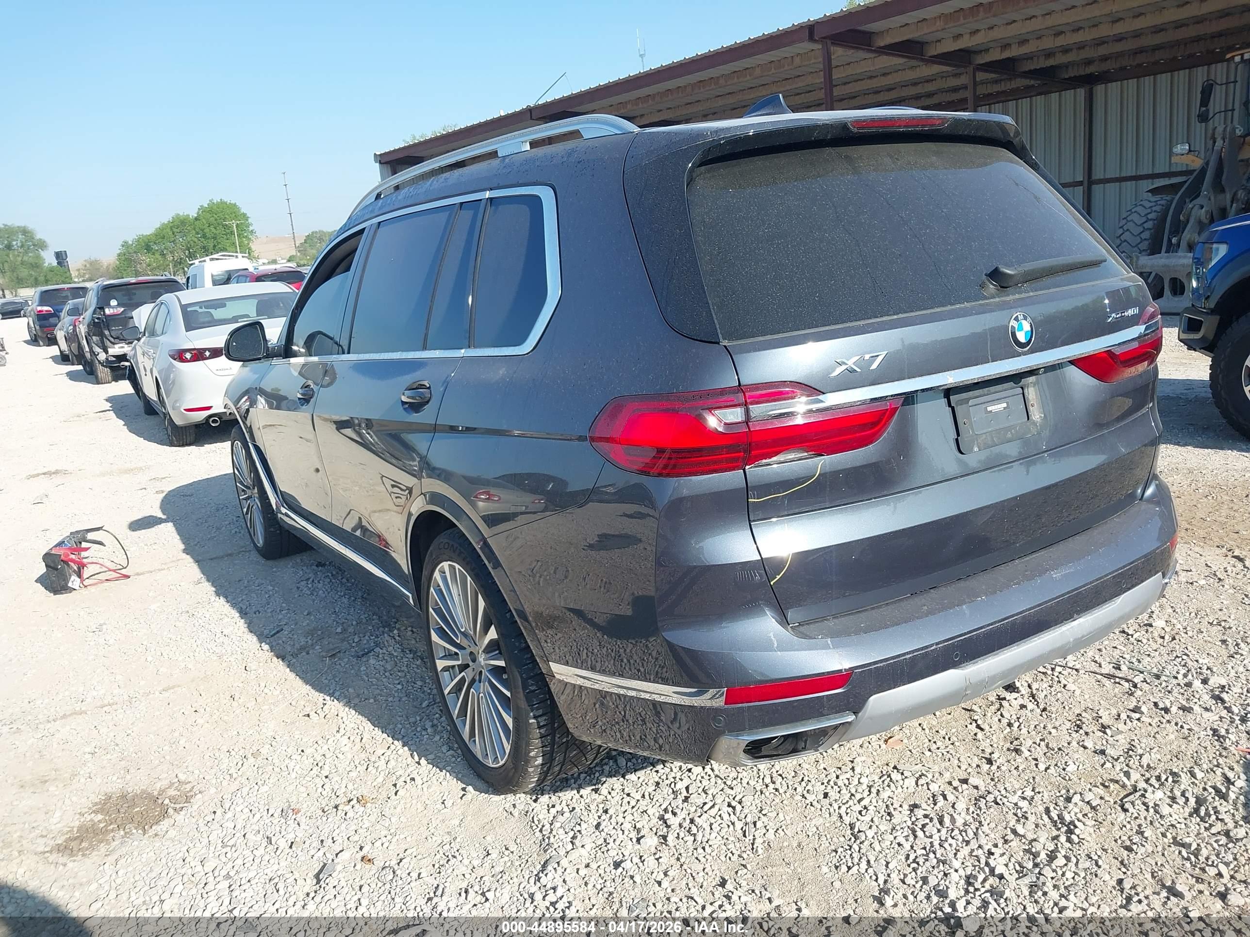 BMW X7 image 3