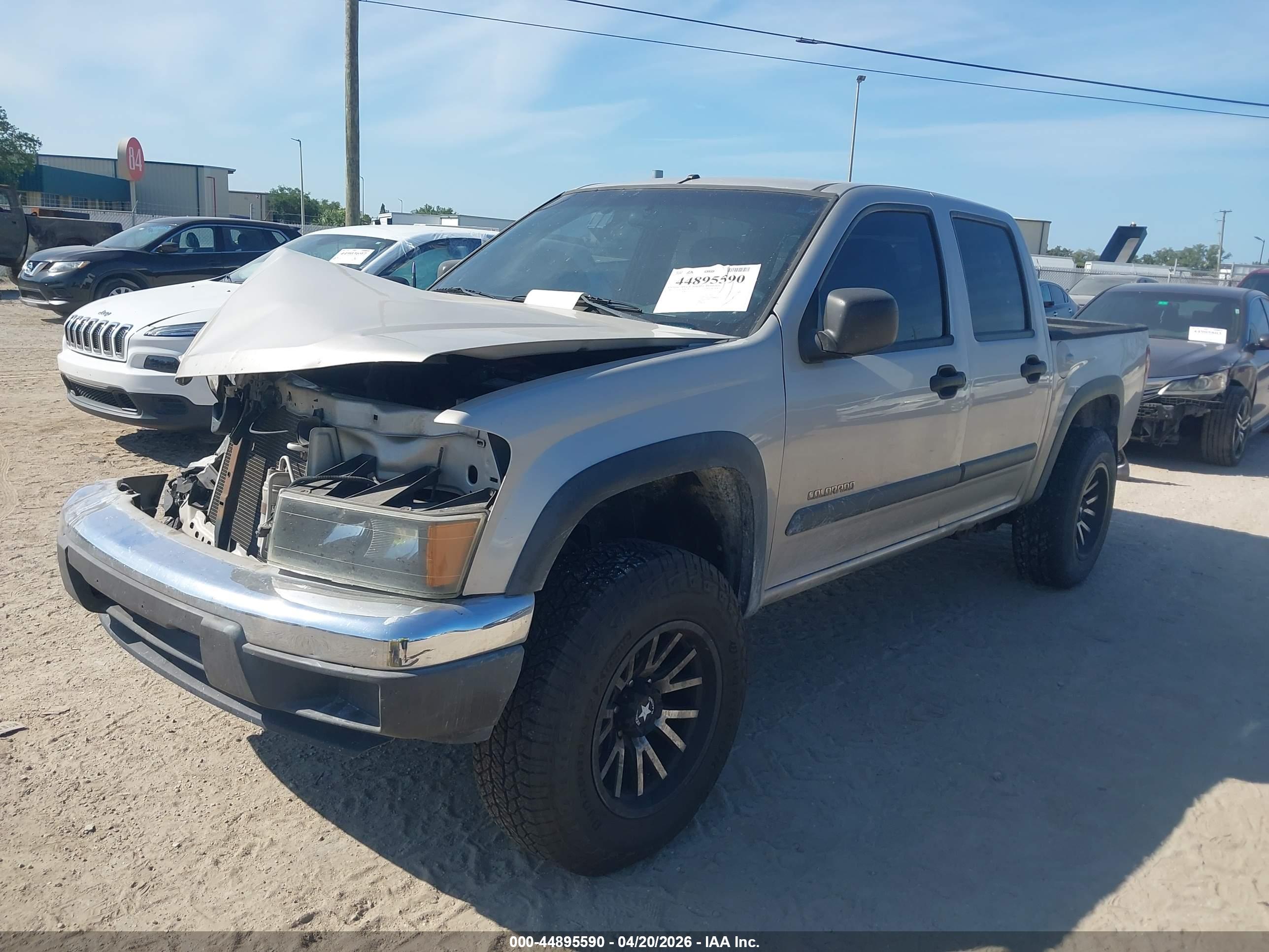 CHEVROLET COLORADO image 2