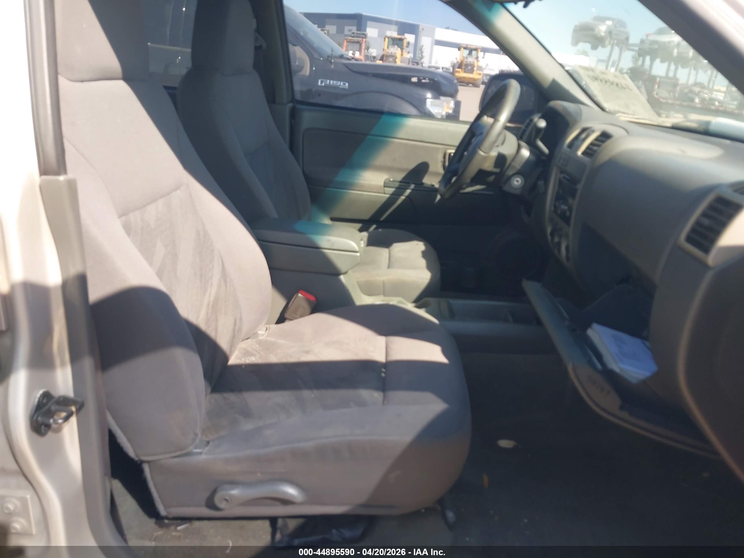 CHEVROLET COLORADO image 5