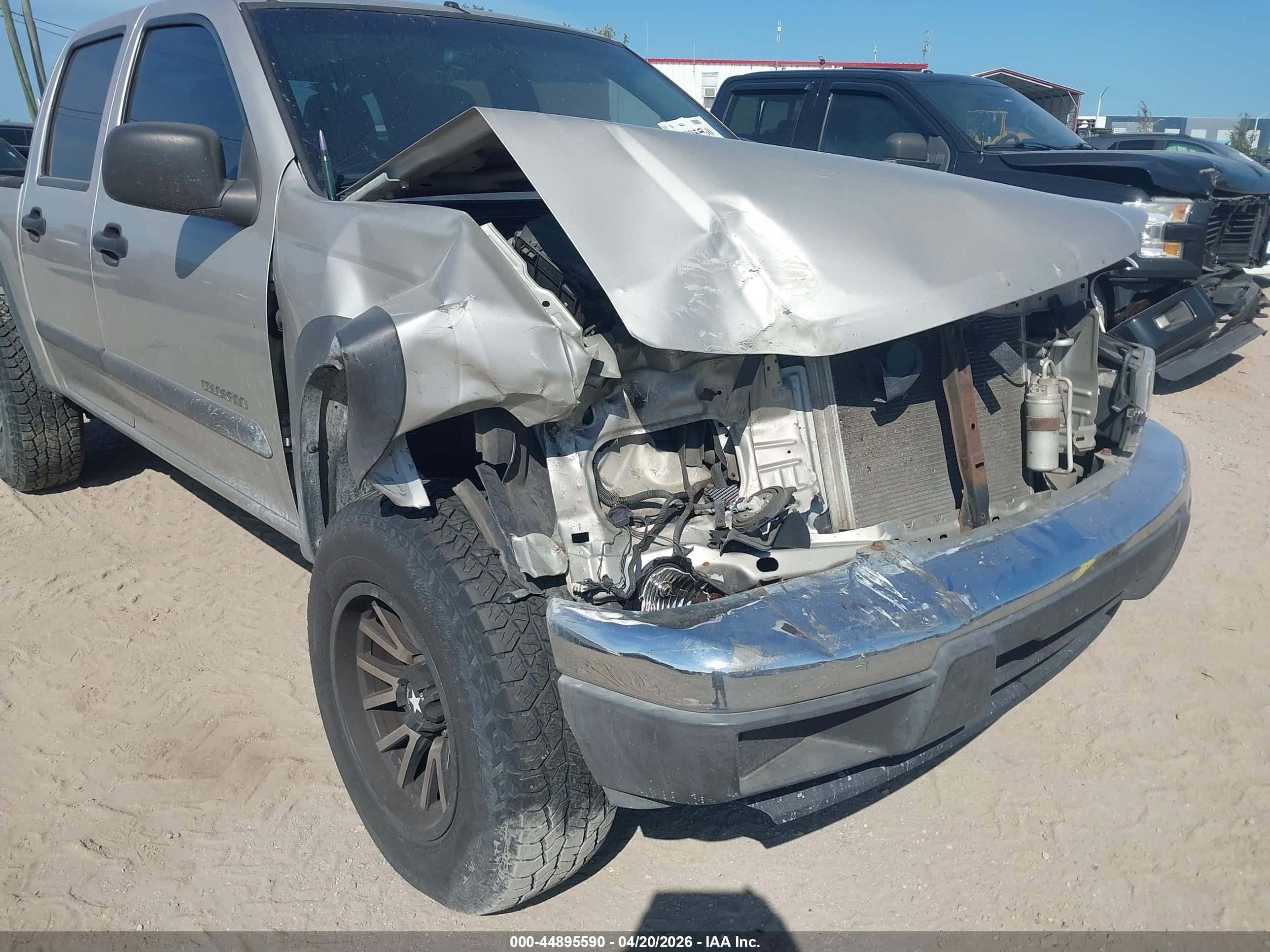 CHEVROLET COLORADO image 6