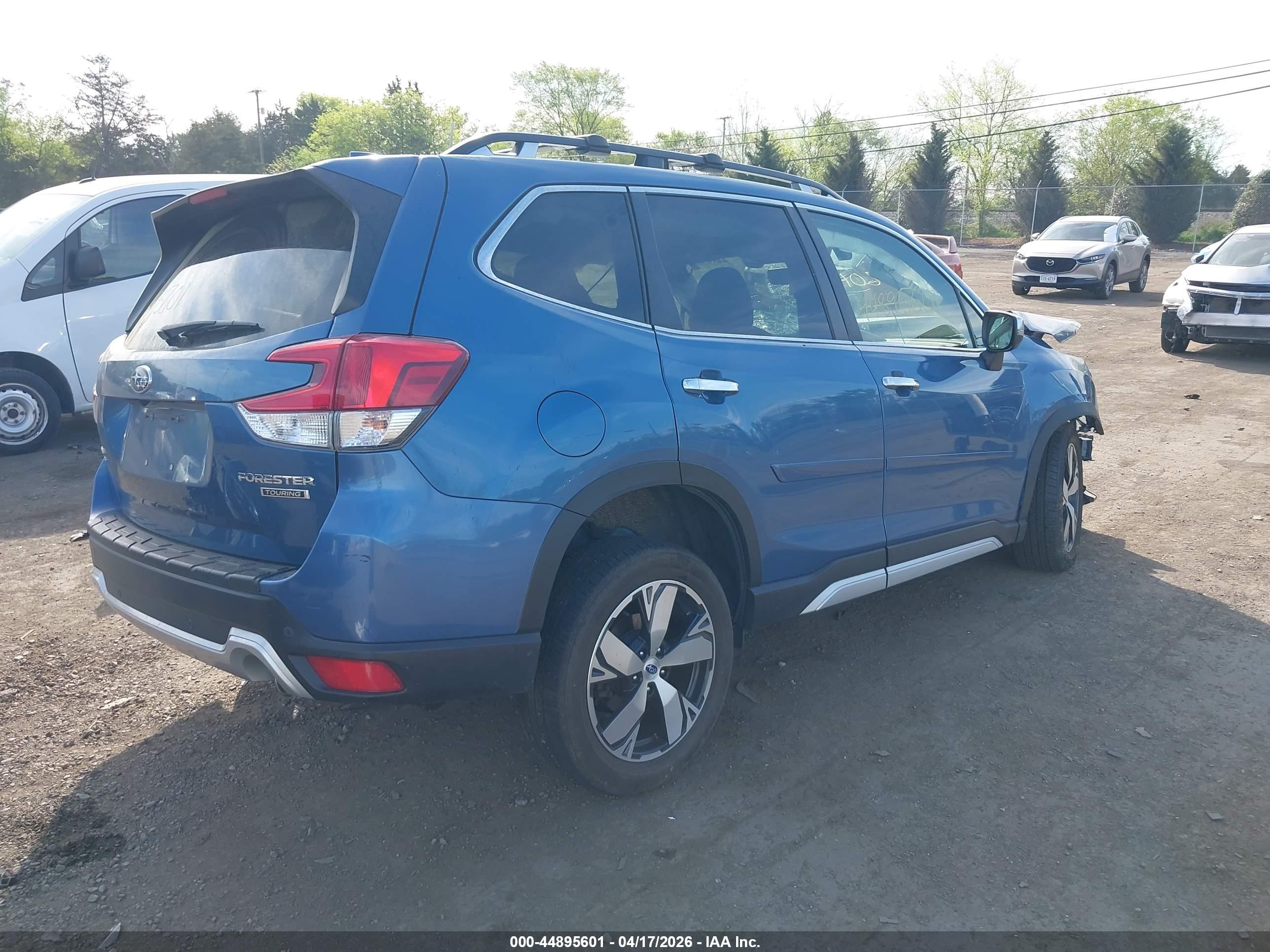 SUBARU FORESTER image 4