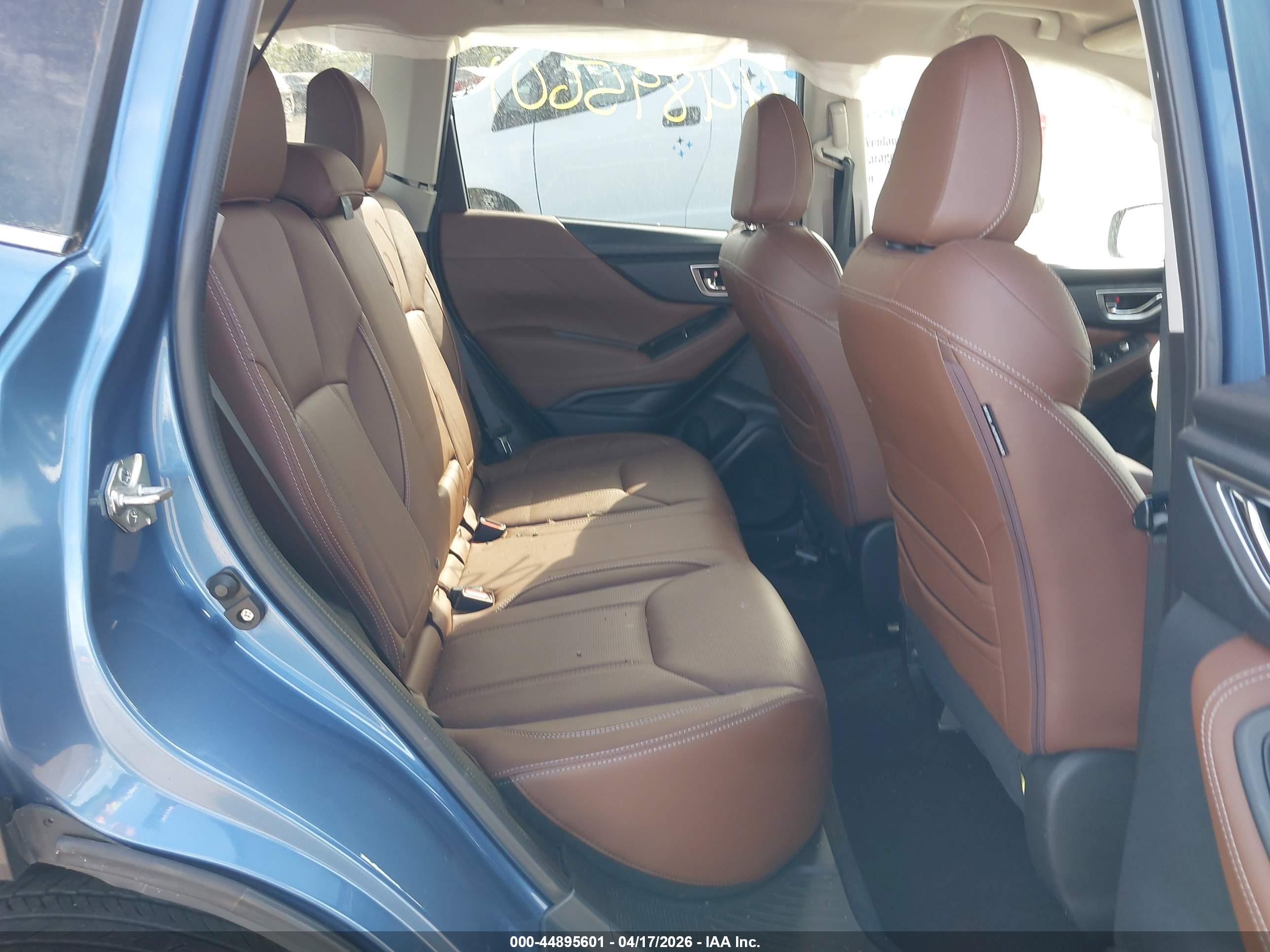 SUBARU FORESTER image 8