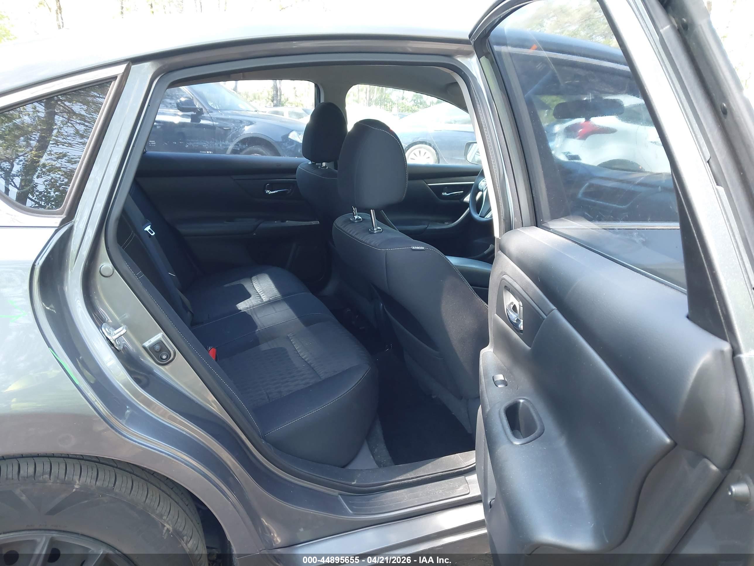 NISSAN ALTIMA image 8