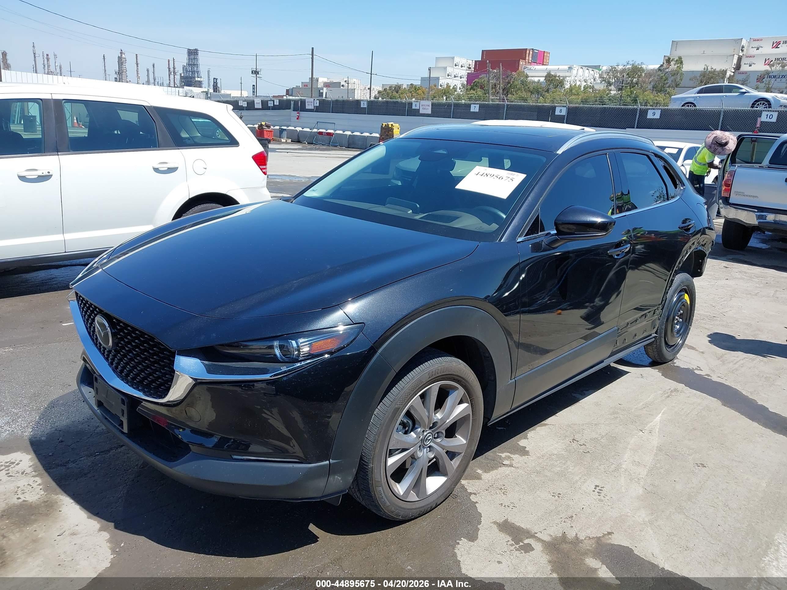 MAZDA CX-30 image 2
