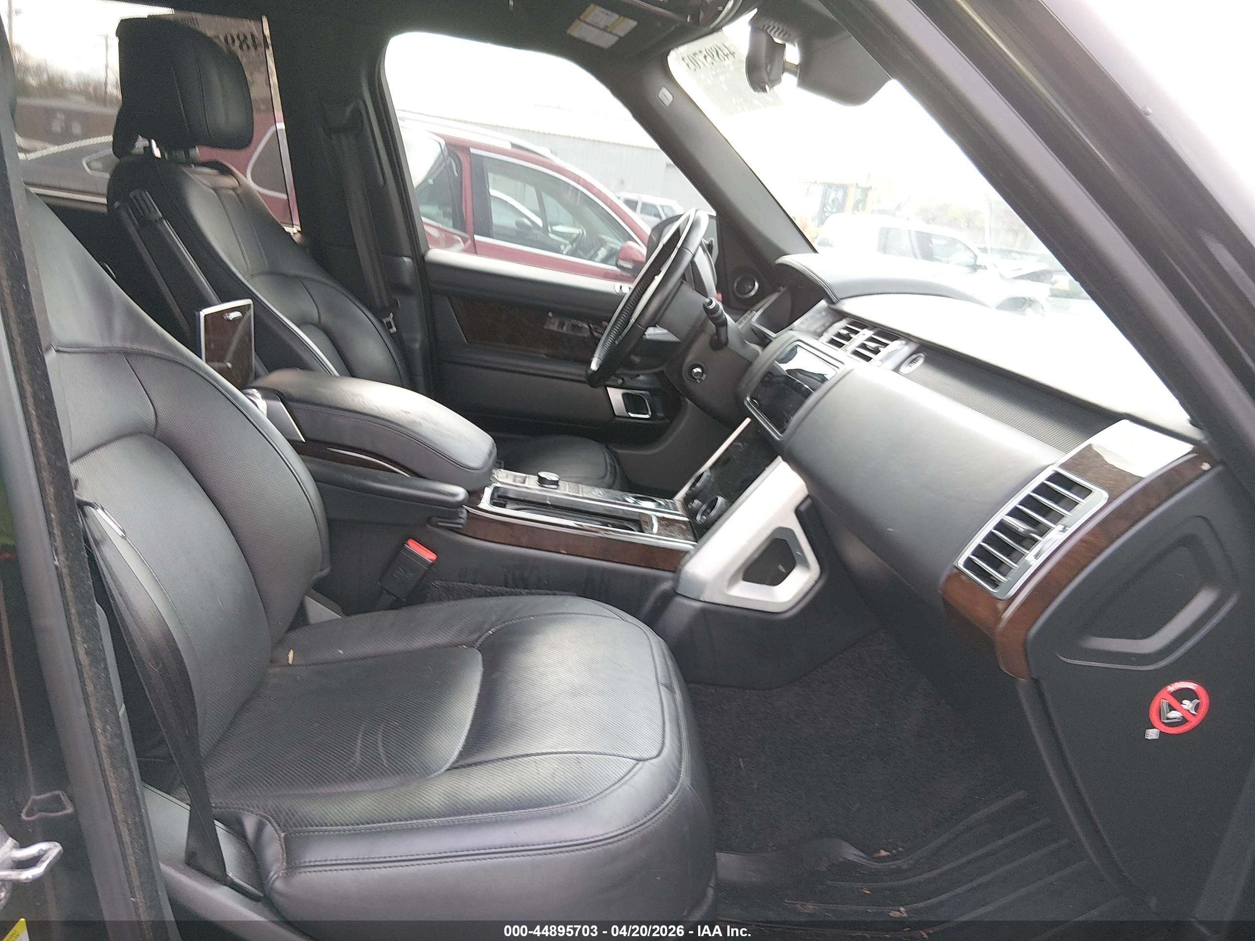 LAND ROVER image 5