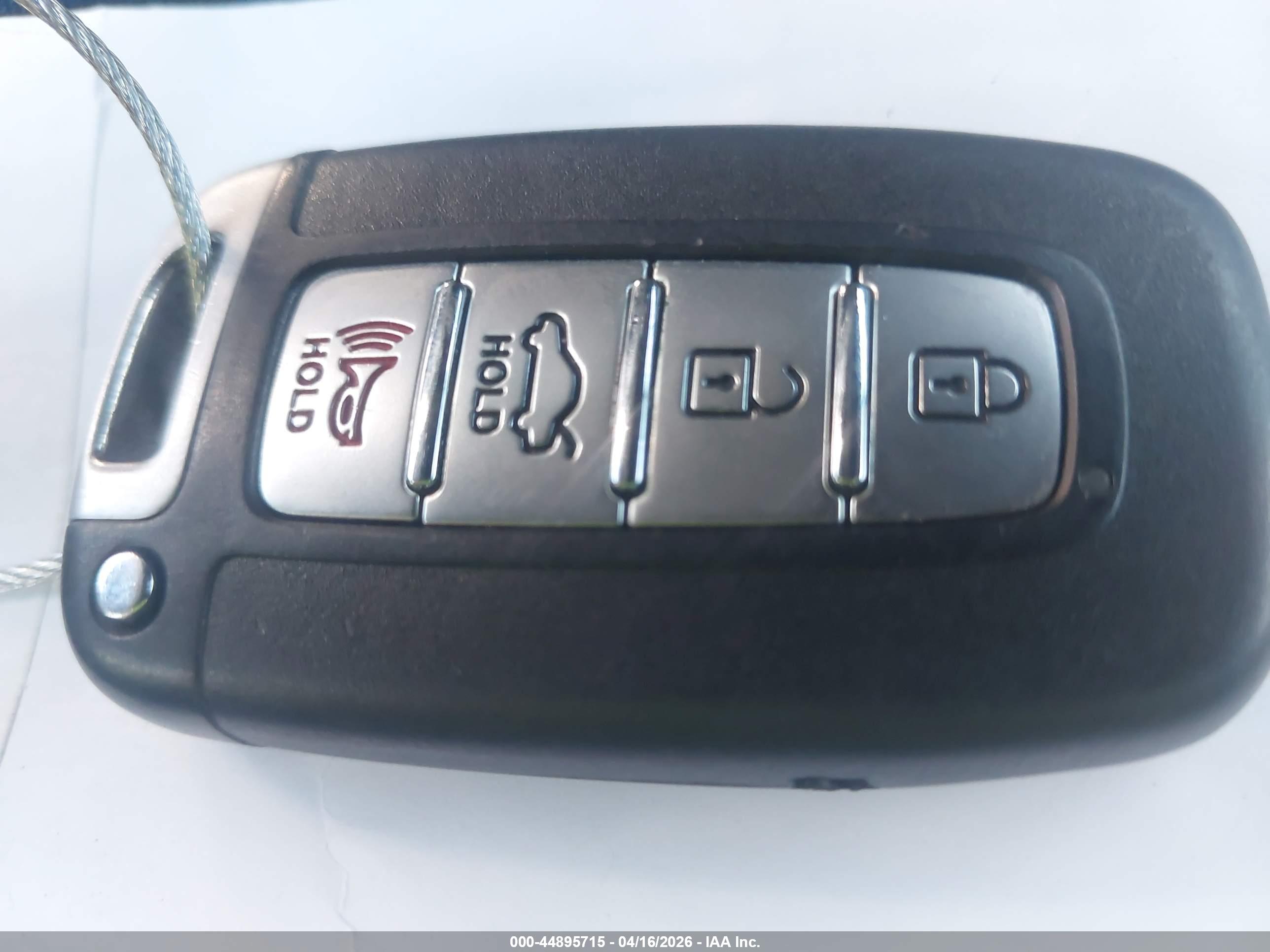 HYUNDAI GENESIS image 11