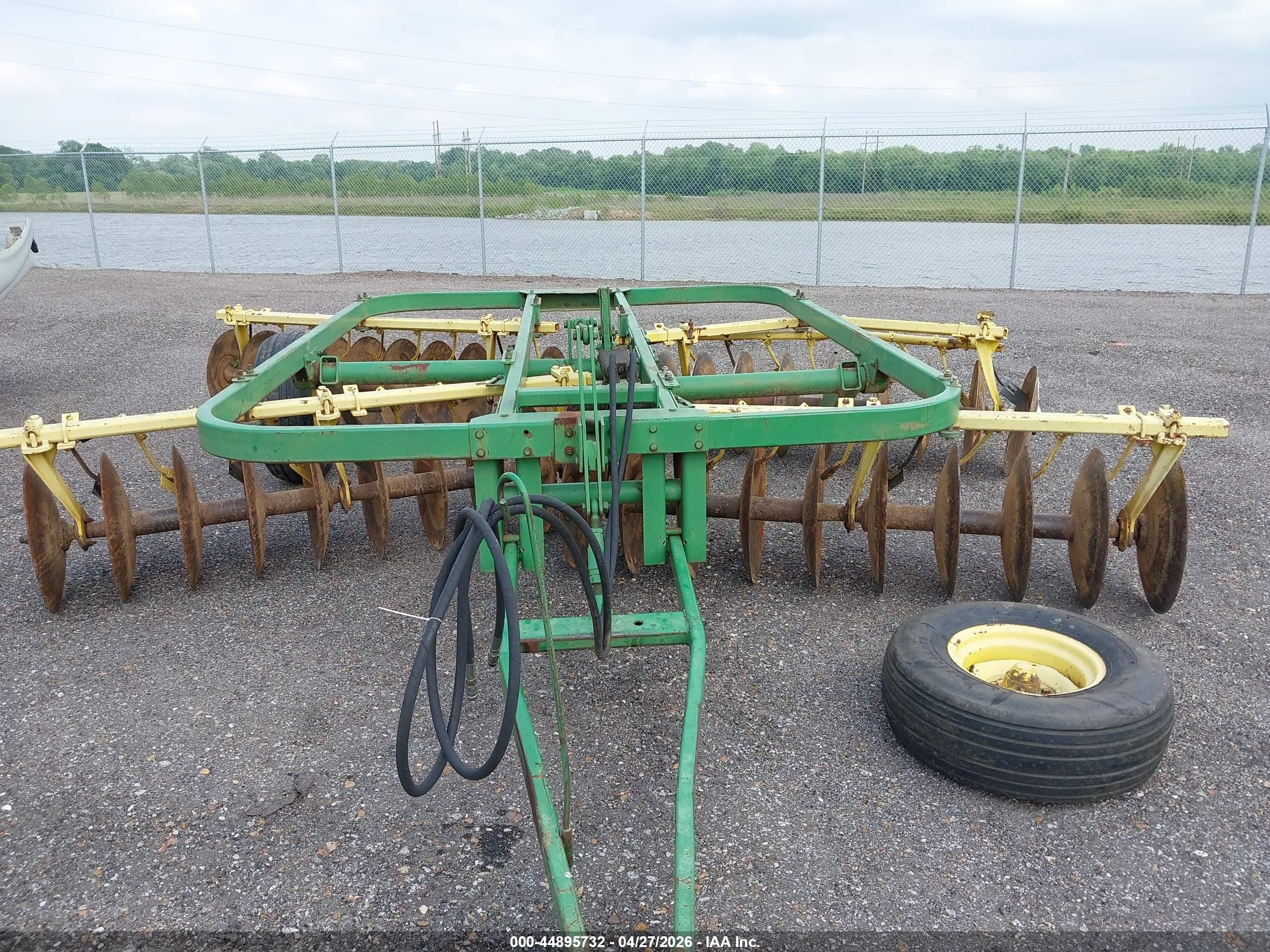 JOHN DEERE image 10